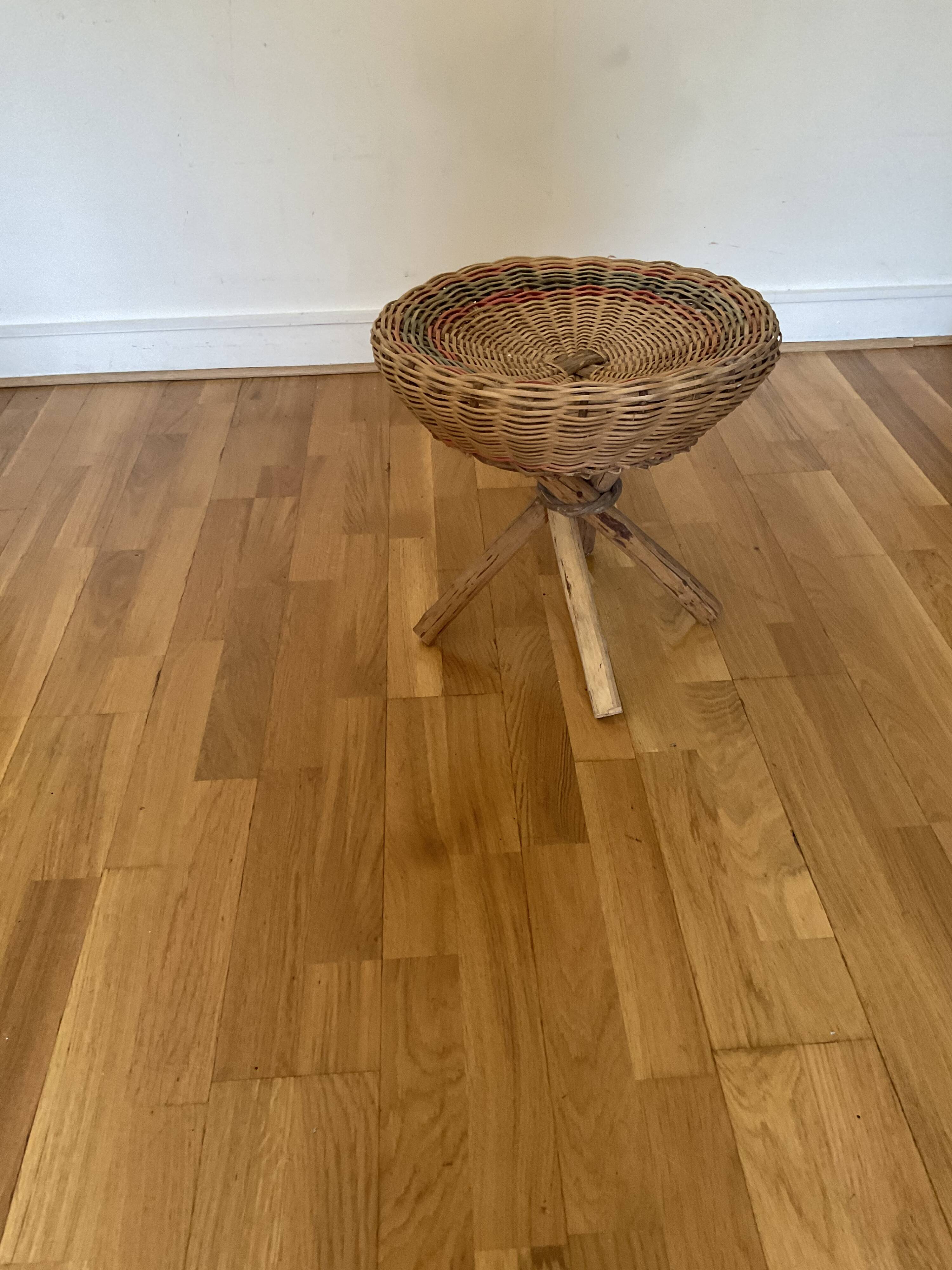 Wicker stool crossed feet
