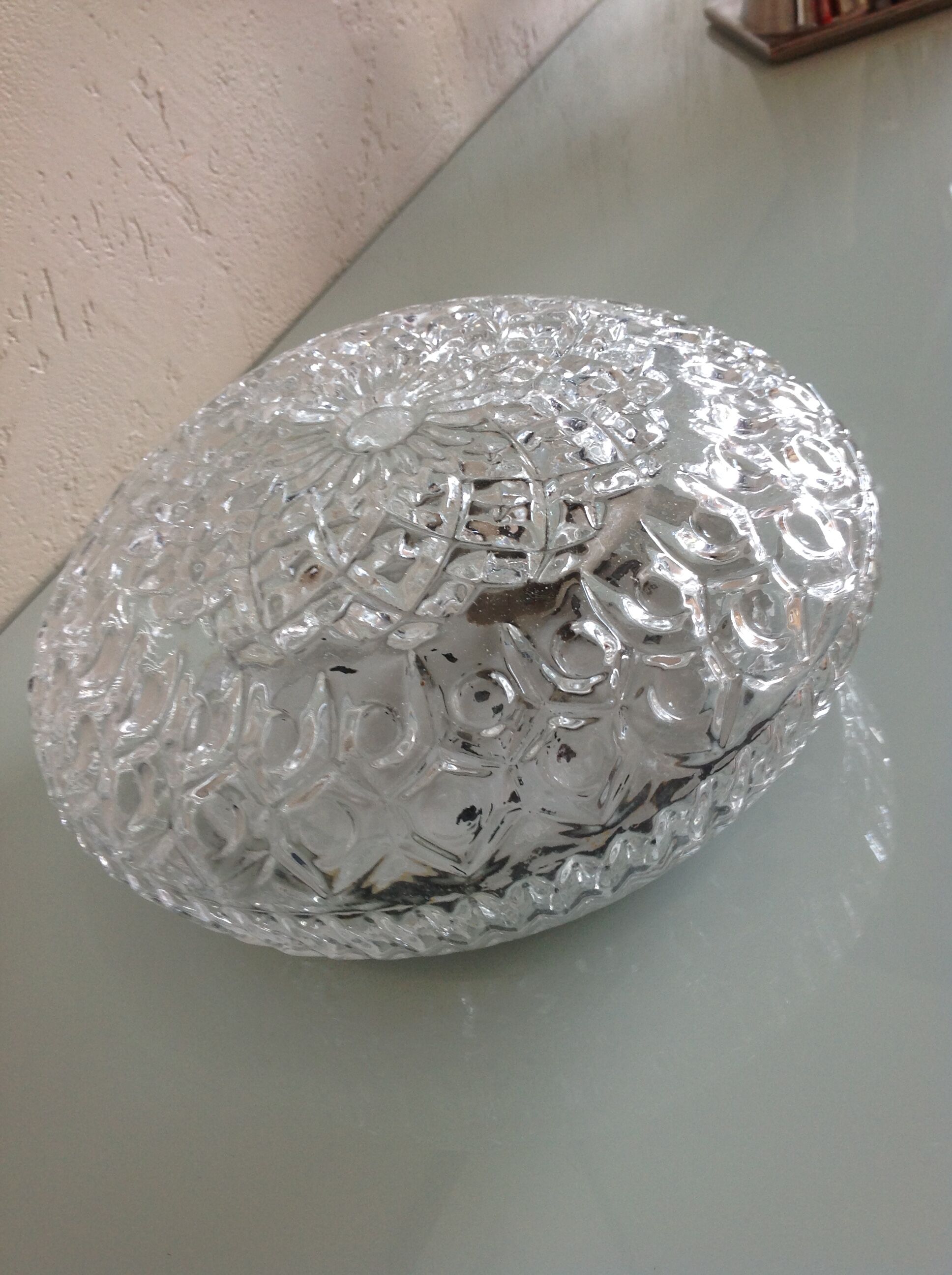 Half-moonized structured glass 60/70