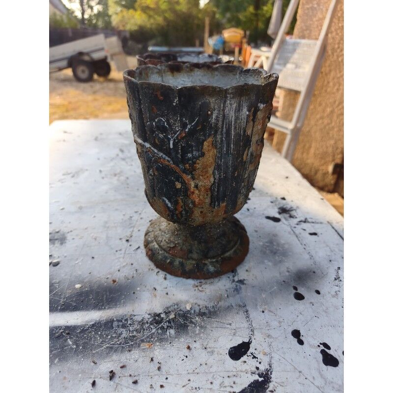 Pair of cast iron vases from 1900 in Charleville-Mézières