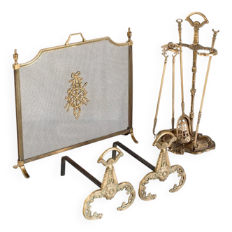 Ensemble pare-feu et accessoires de cheminée en bronze antique. Jeu des sept. France, années 1930