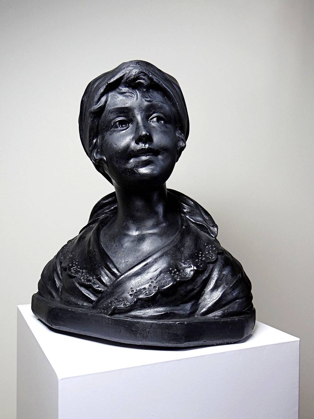 Plaster bust of a young woman 1900-1930 monochrome Citti & Frère