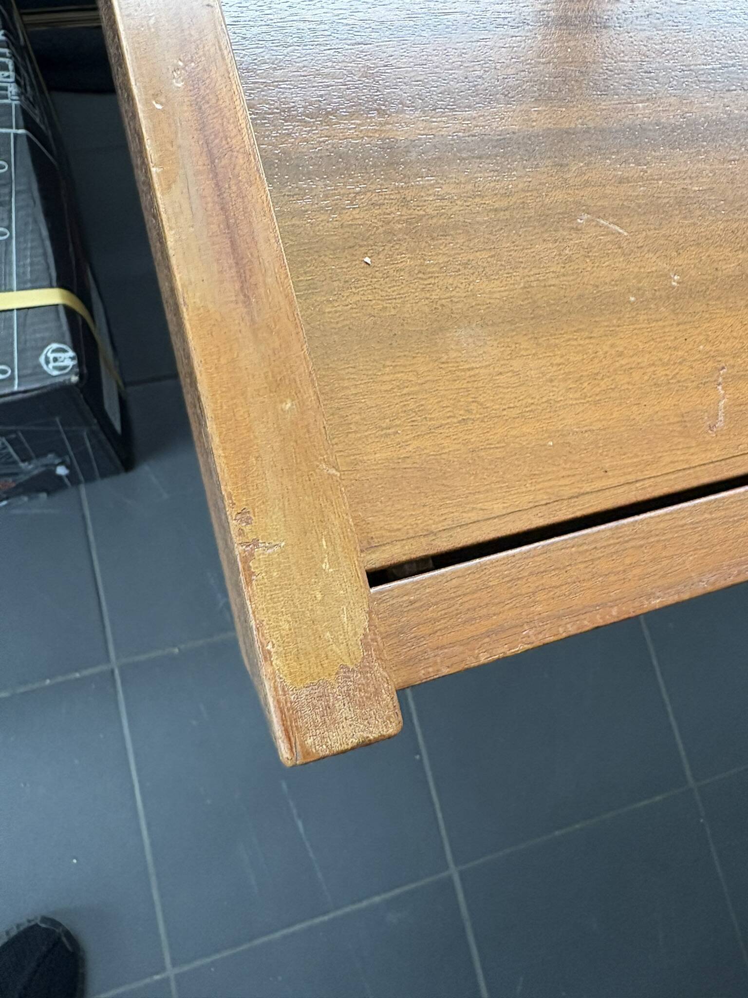 Bureau Scandinave midcentury à caisson et finition acajou