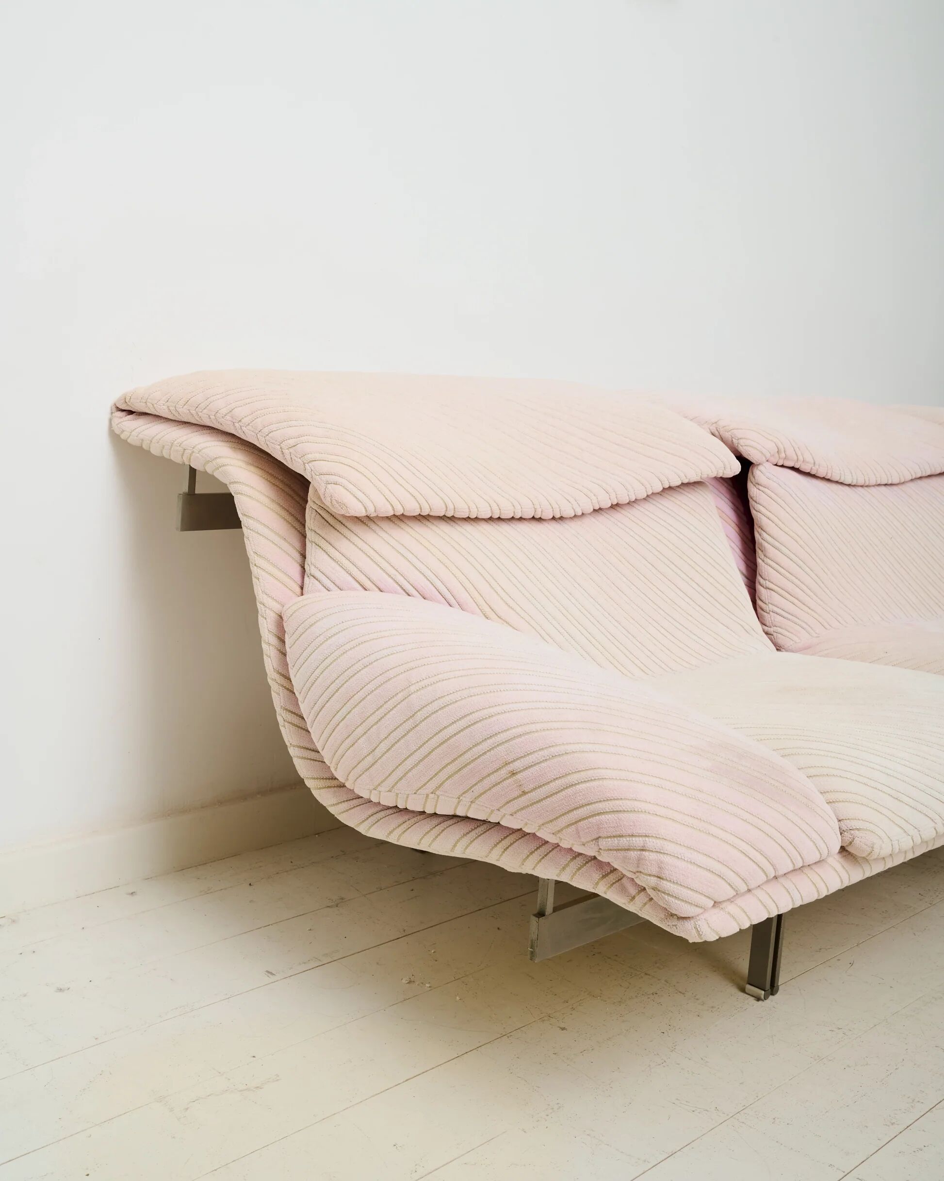 "Wave" sofa, Giovanni Offredi, Saporiti, 1970s