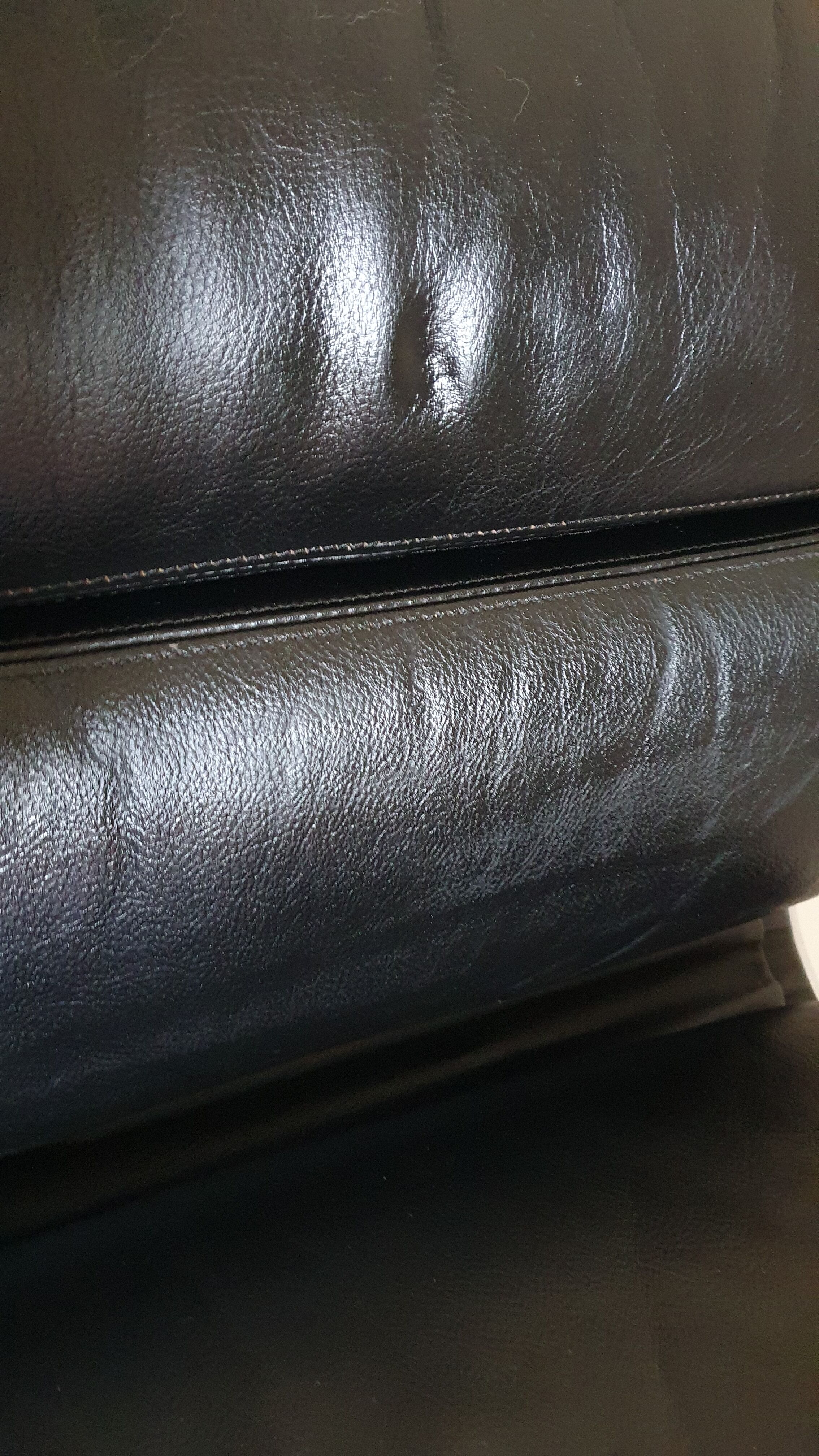 Fauteuil EA208 soft pad Charles et Ray Eames édition Herman Miller