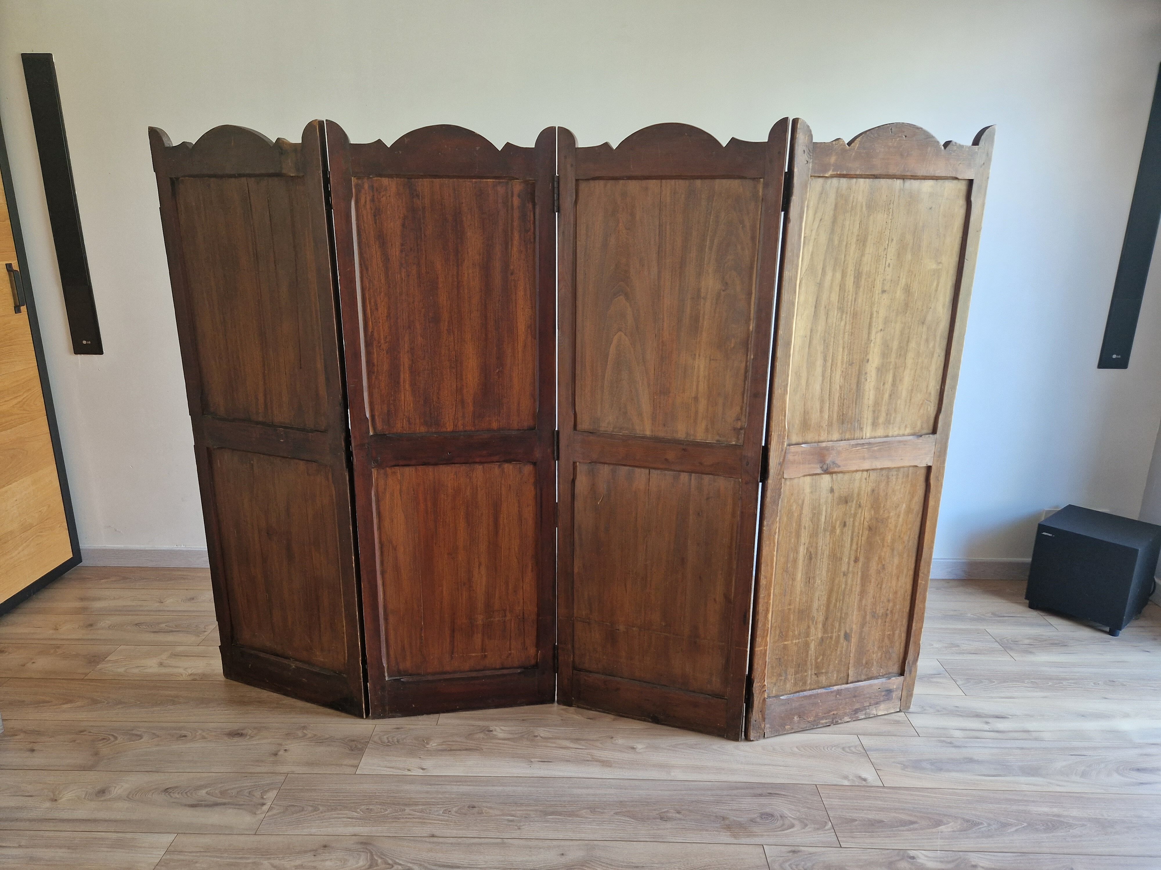 Nineteenth century wooden 4-leaf country canopy