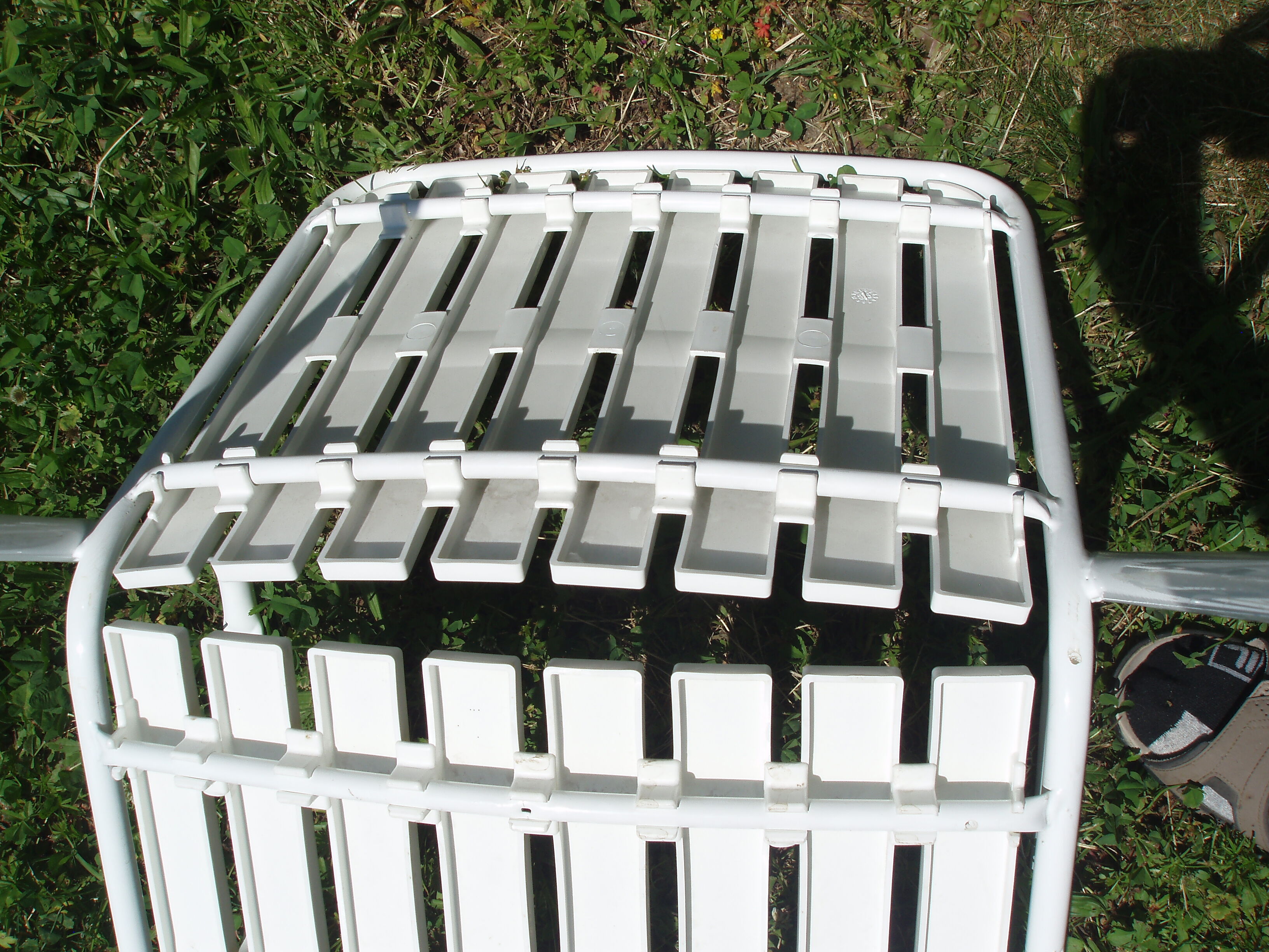 4 vintage white garden chairs in rilsan and plastic