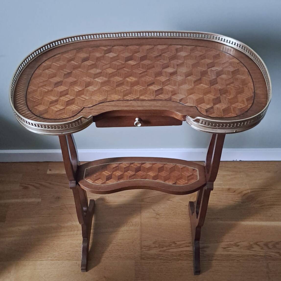 Side table or small table in marquetry