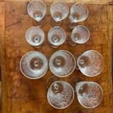 6 Verres à vins et 5 verres à eaux forme tulipes motif arabesque