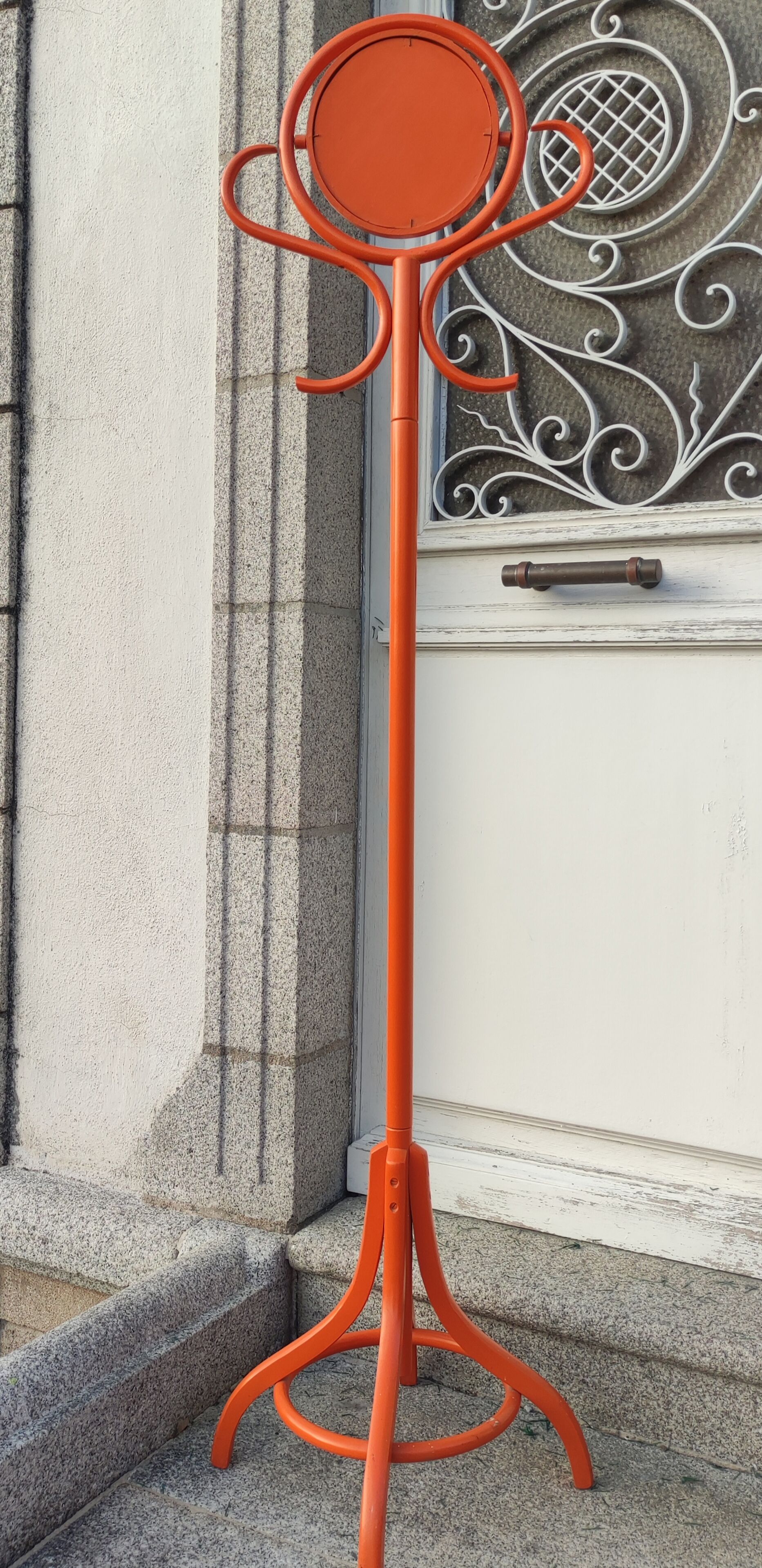 Mirror coat rack on foot