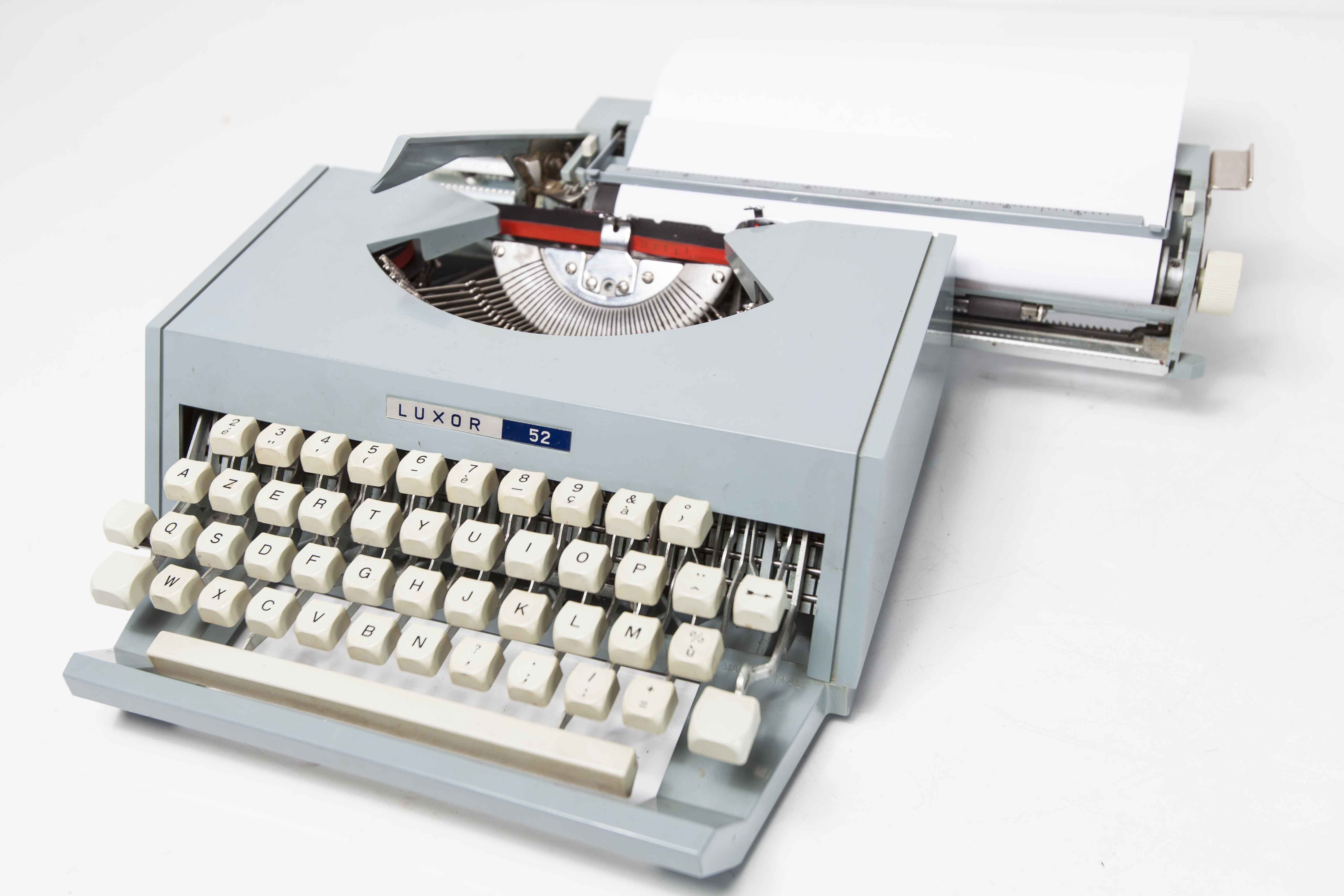 Revised Luxor 1980 typewriter