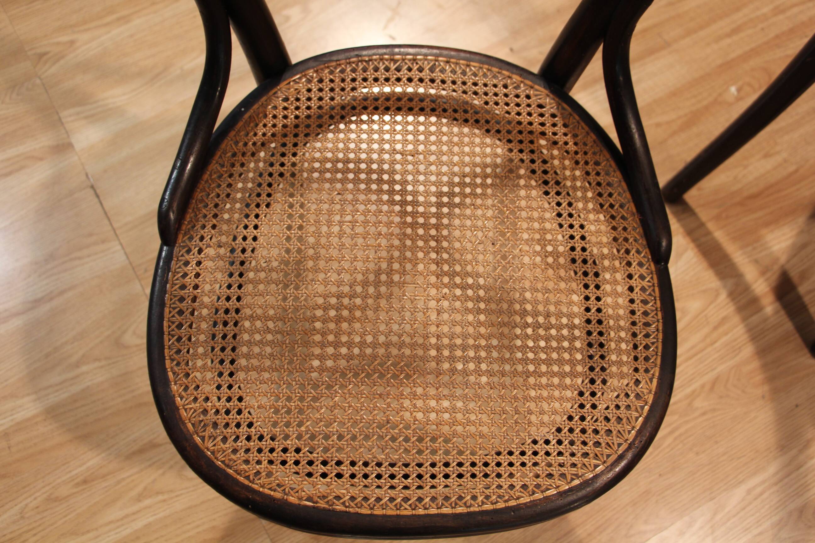 Series 6 Thonet chairs model no. 2