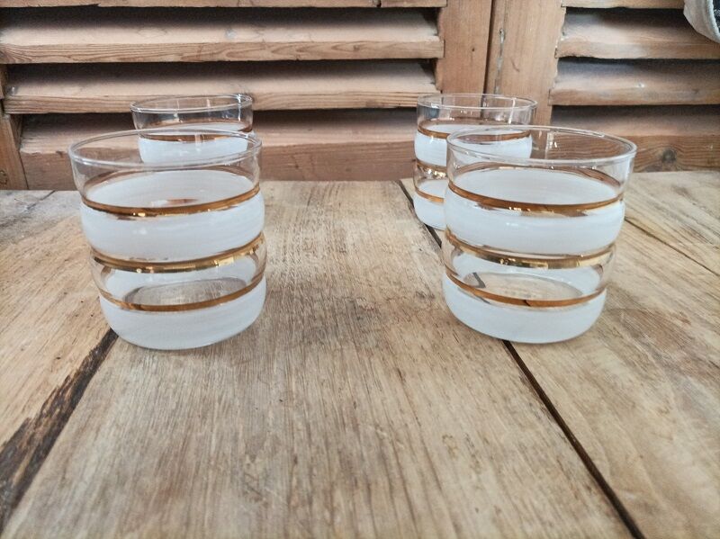 Glass sandblasted art deco