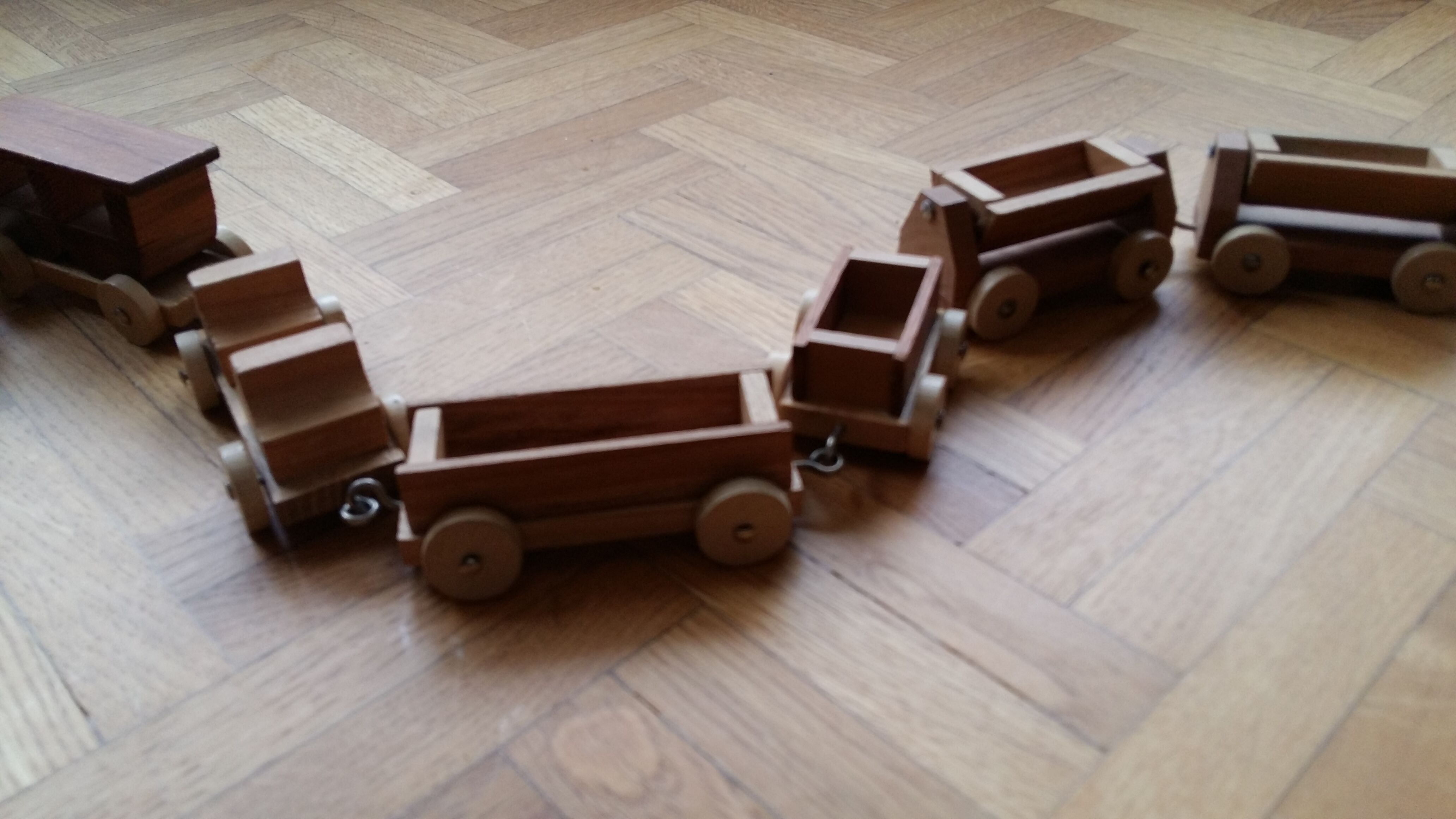 Miniature holzkuns loquai wooden train set