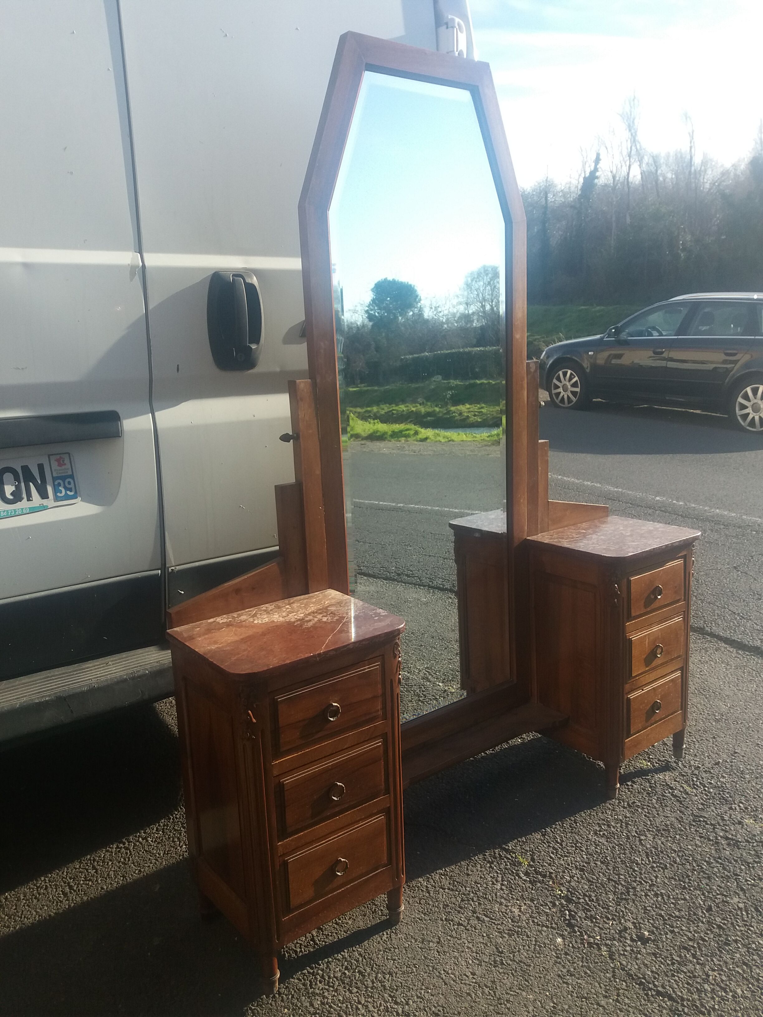 Art Deco dressing table in walnut and red Languedoc marble