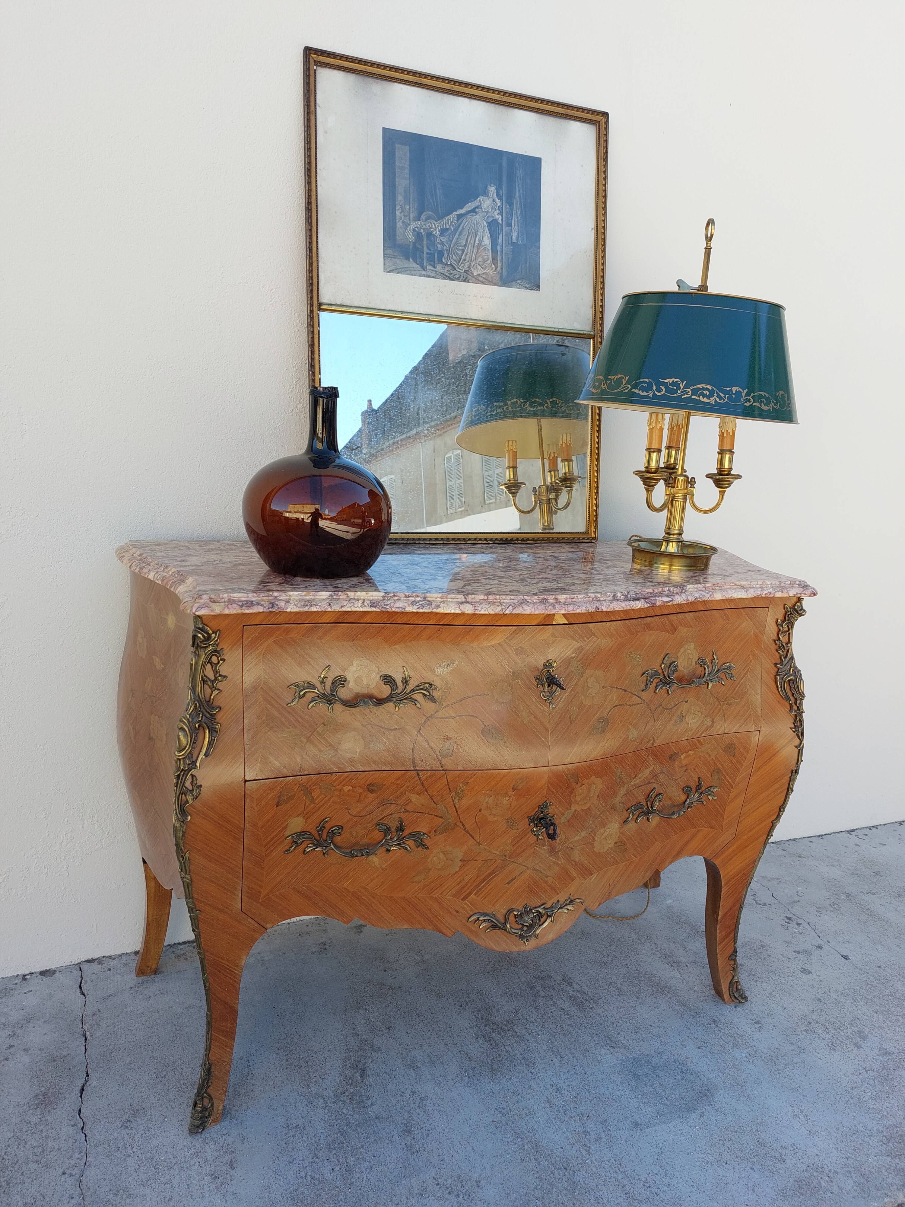 Louis XV chest of drawers in rosewood marquetry