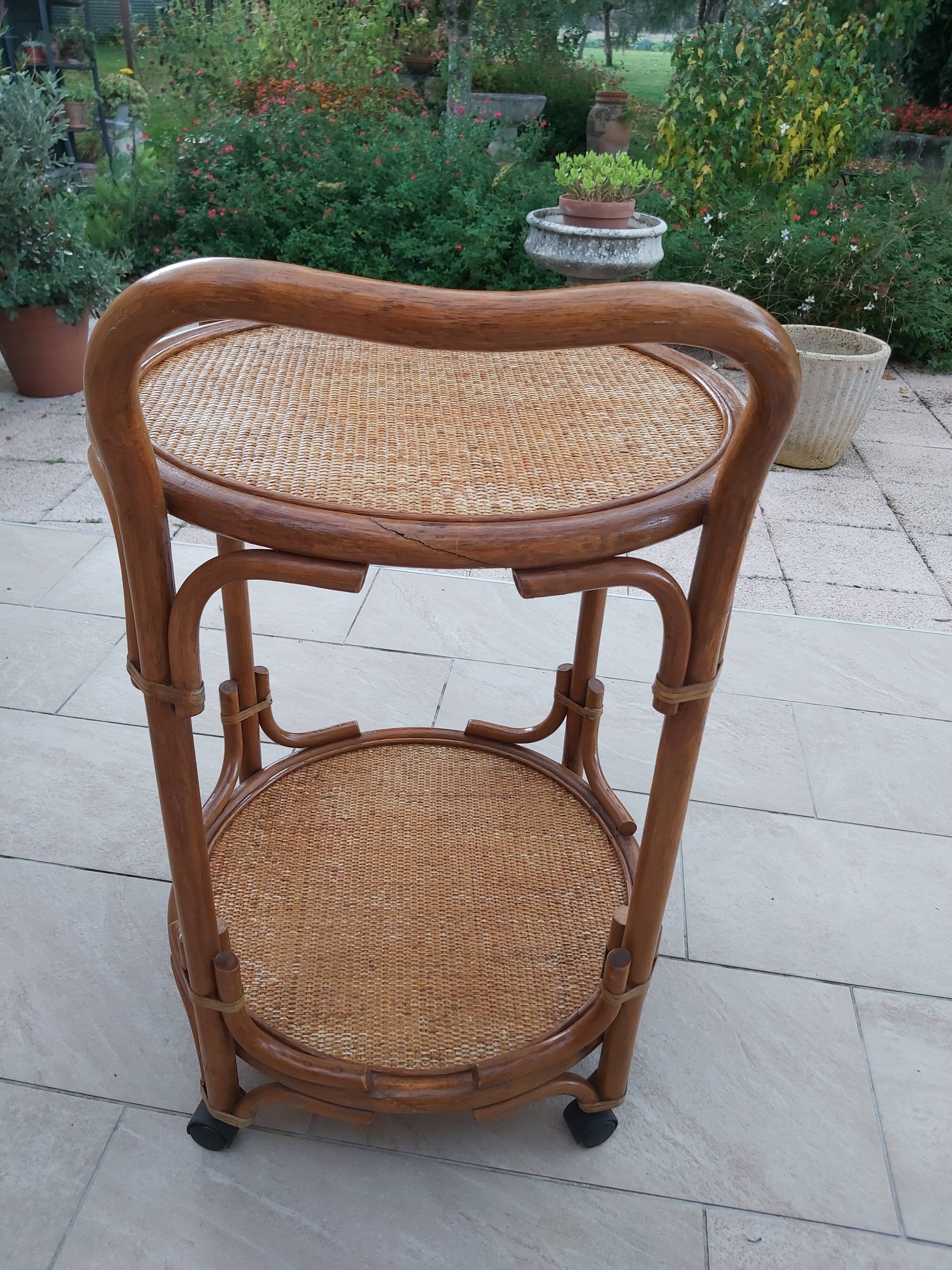 Rolling rattan service