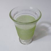 vase en verre granité vert et or Vintage