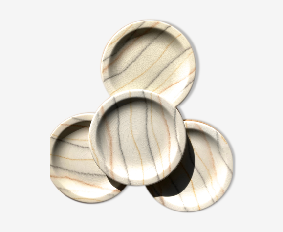 Lot d'assiettes à motifs rayés irréguliers