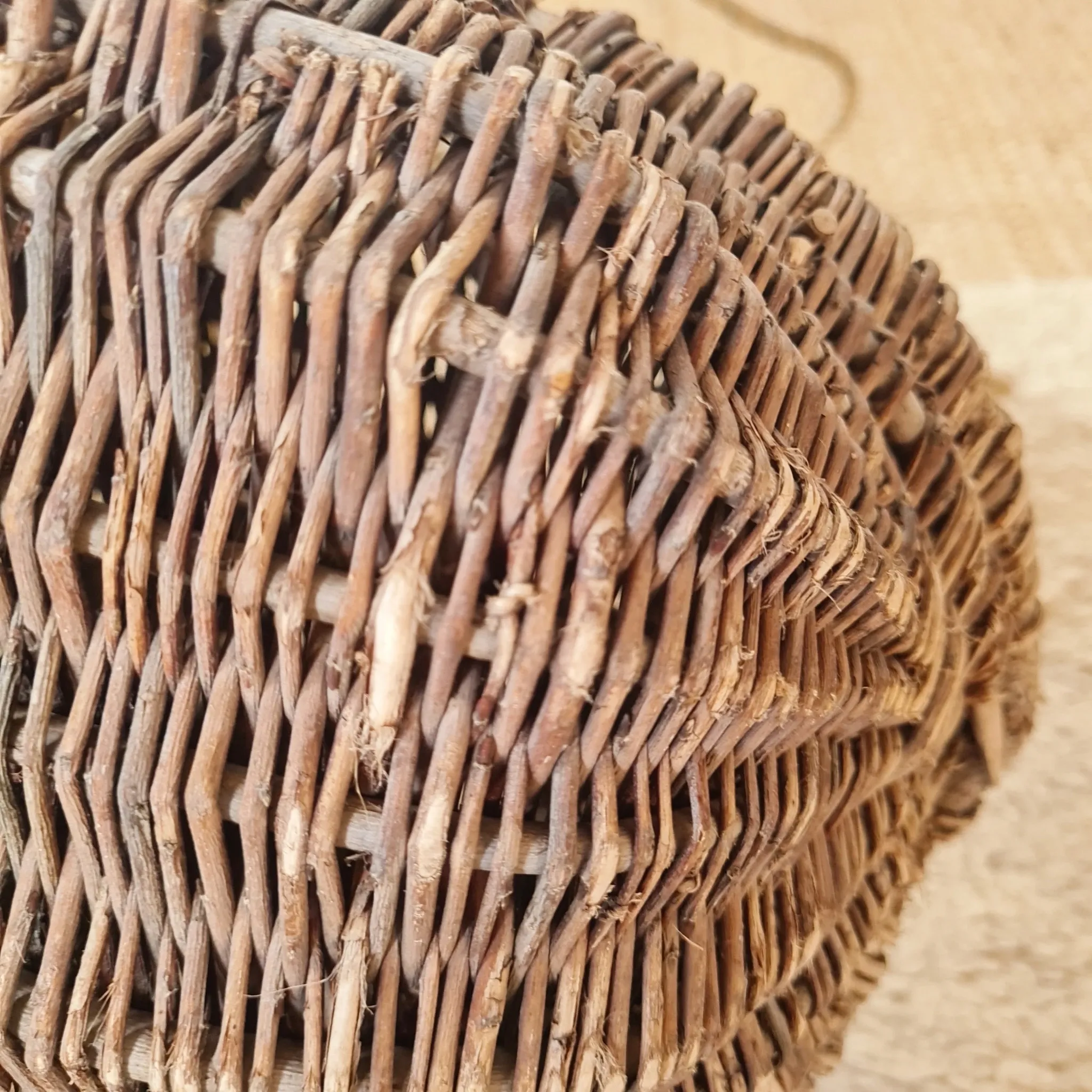 Vintage Fisherman’s Basket in Woven Willow & Rope