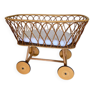 Rattan cradle