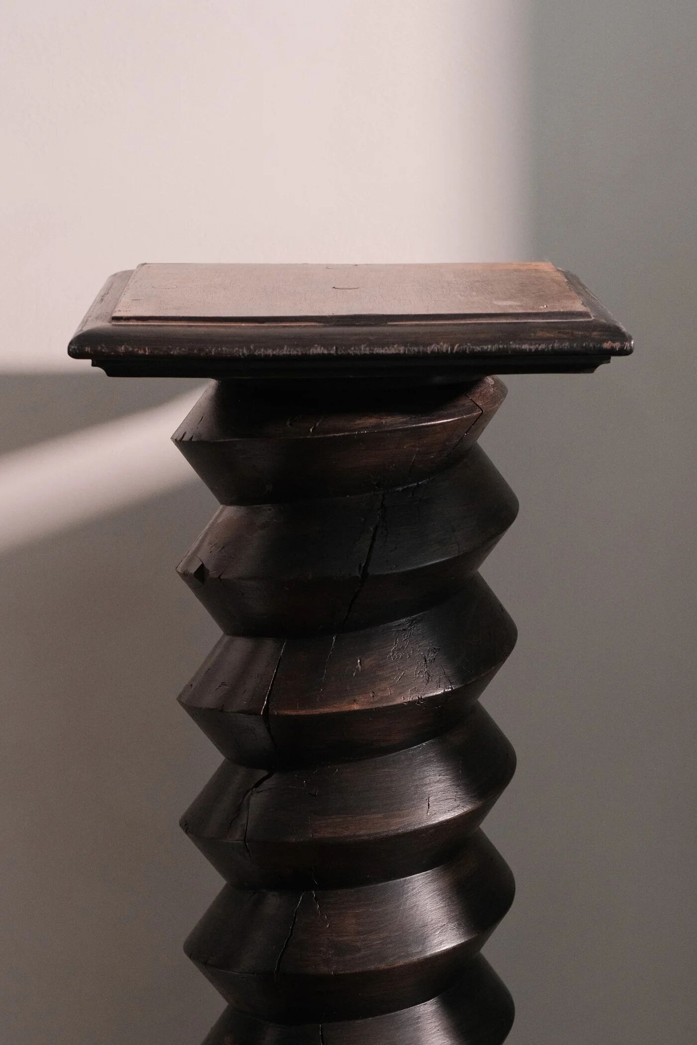 Socle en chêne