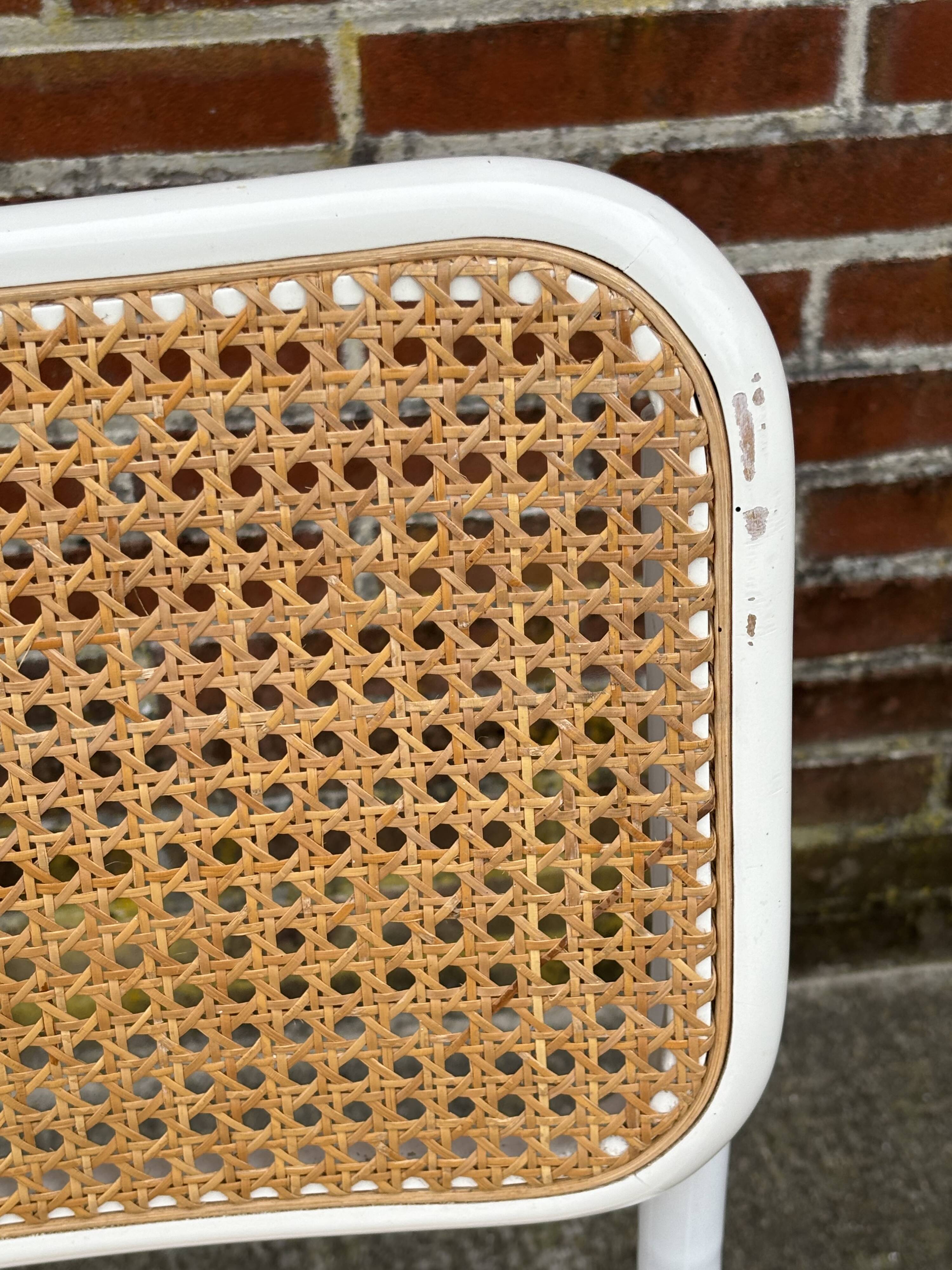 Cesca design chair b32 model in white