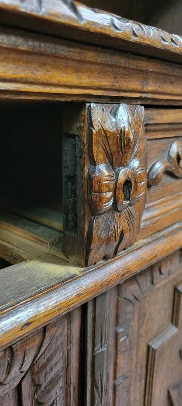 Buffet-Bibliothéque de pavillon de Chasse style Renaissance en chene massif