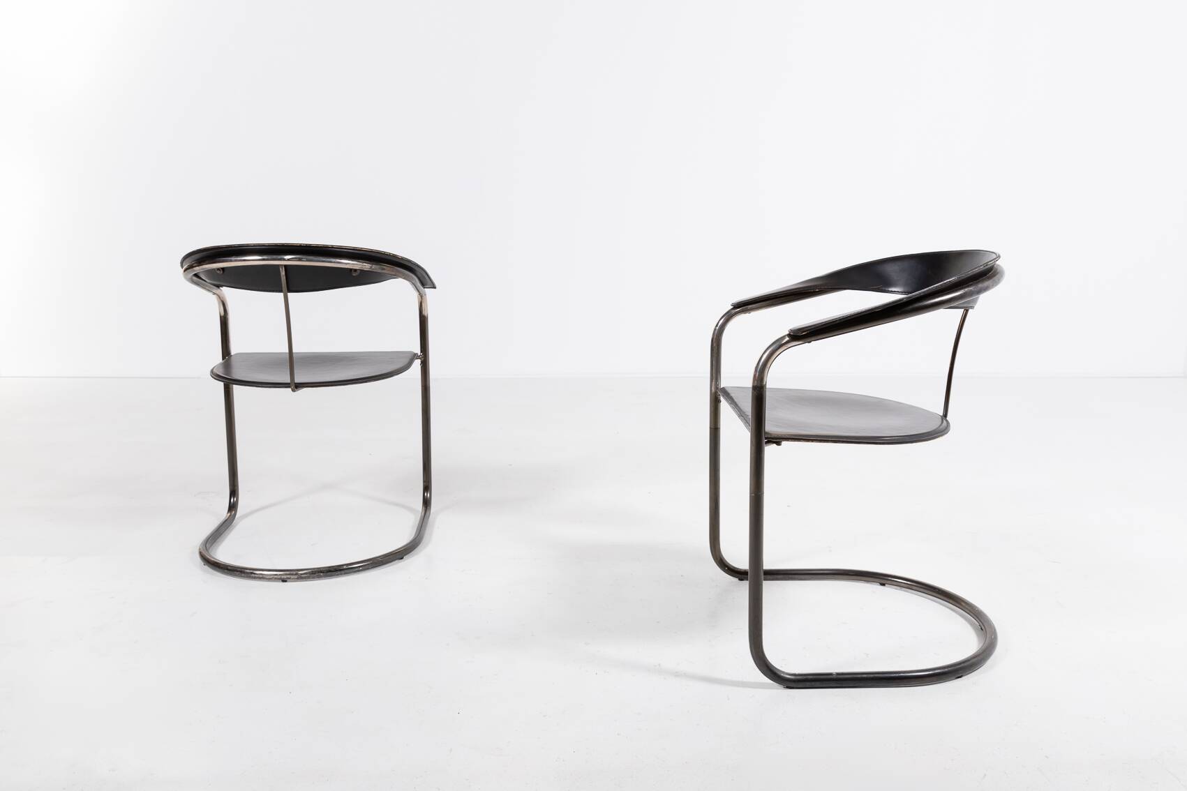 Chaises vintage italiennes en cuir noir « Canasta » d'Arrben, années 1980