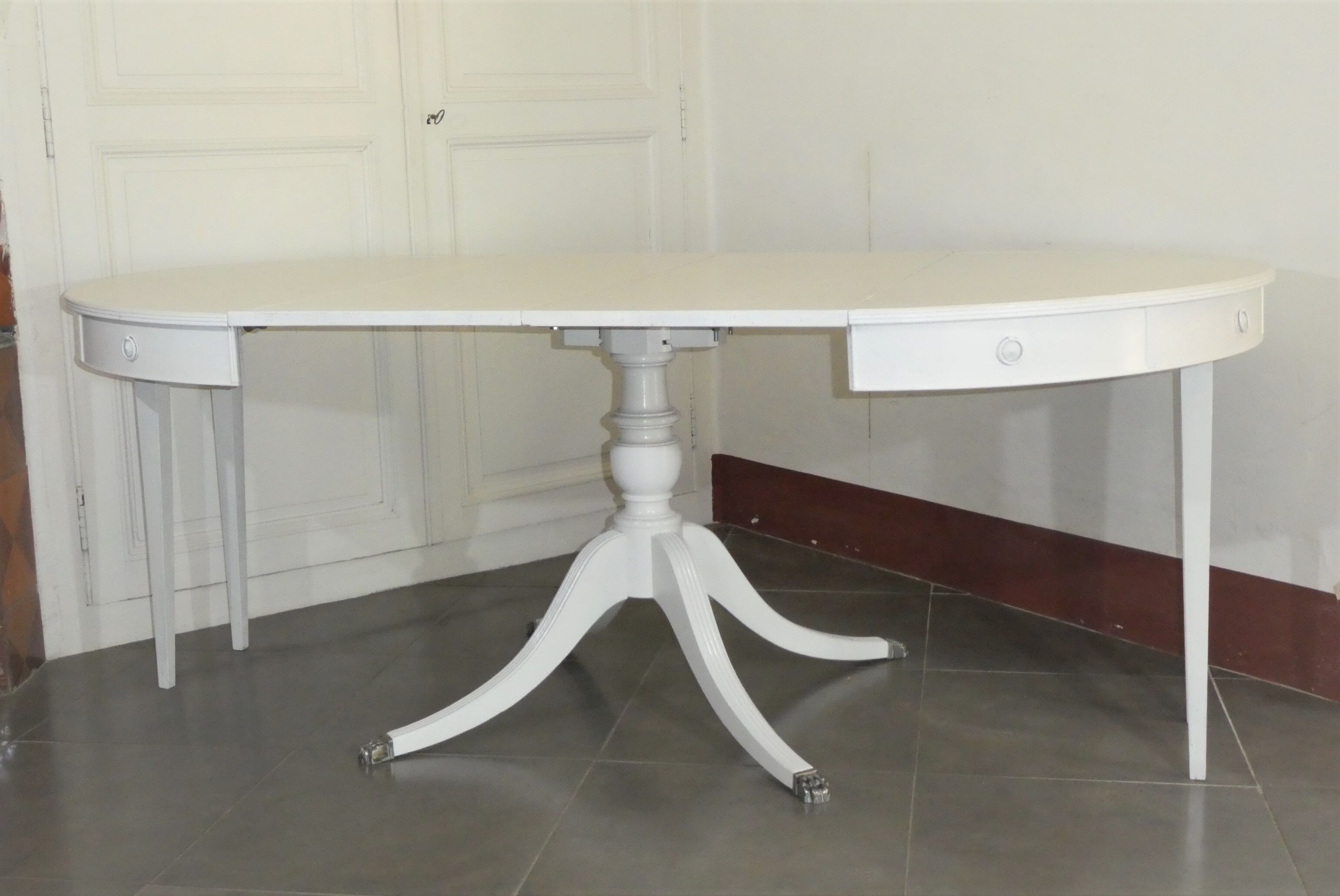 Roundtable 2 extension cords