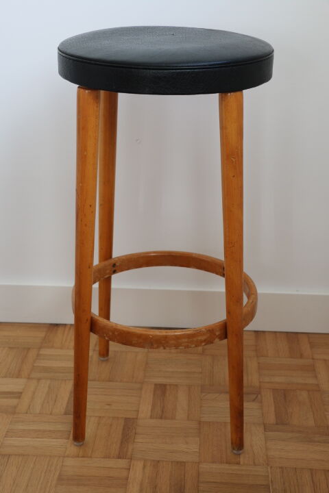 3 Baumann stools 700mm skai