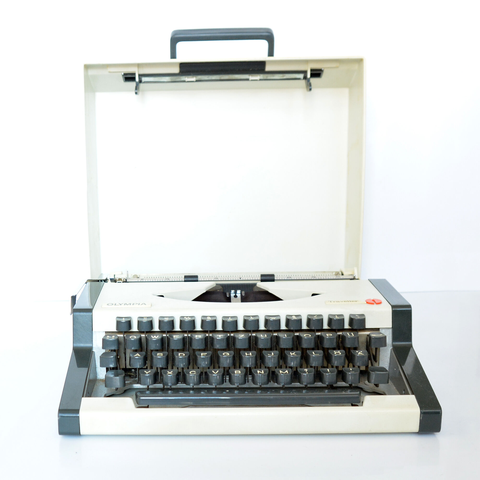 Typewriter AEG Olympia Traveler S, Germany 70s