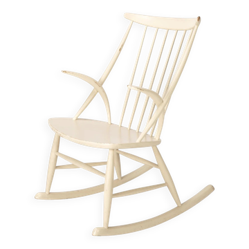 Rocking chair fabriqué en Finlande dans les années 1960.