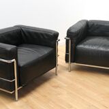 Pair of armchairs LC3