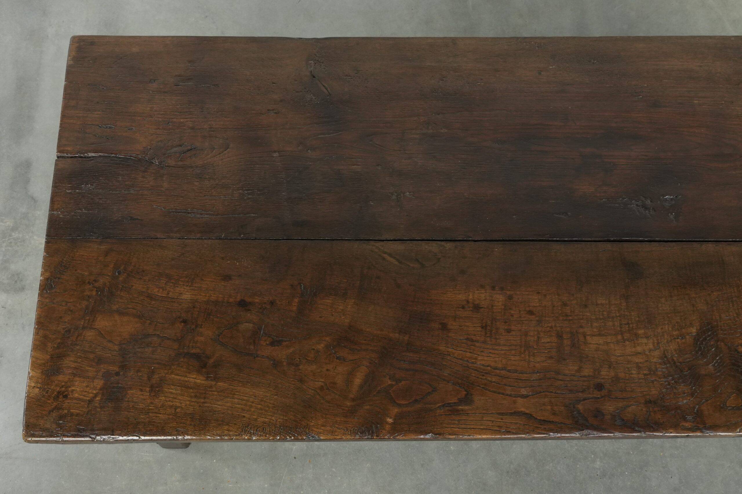 Antique 18th century Southern European coffee table made of chestnut wood