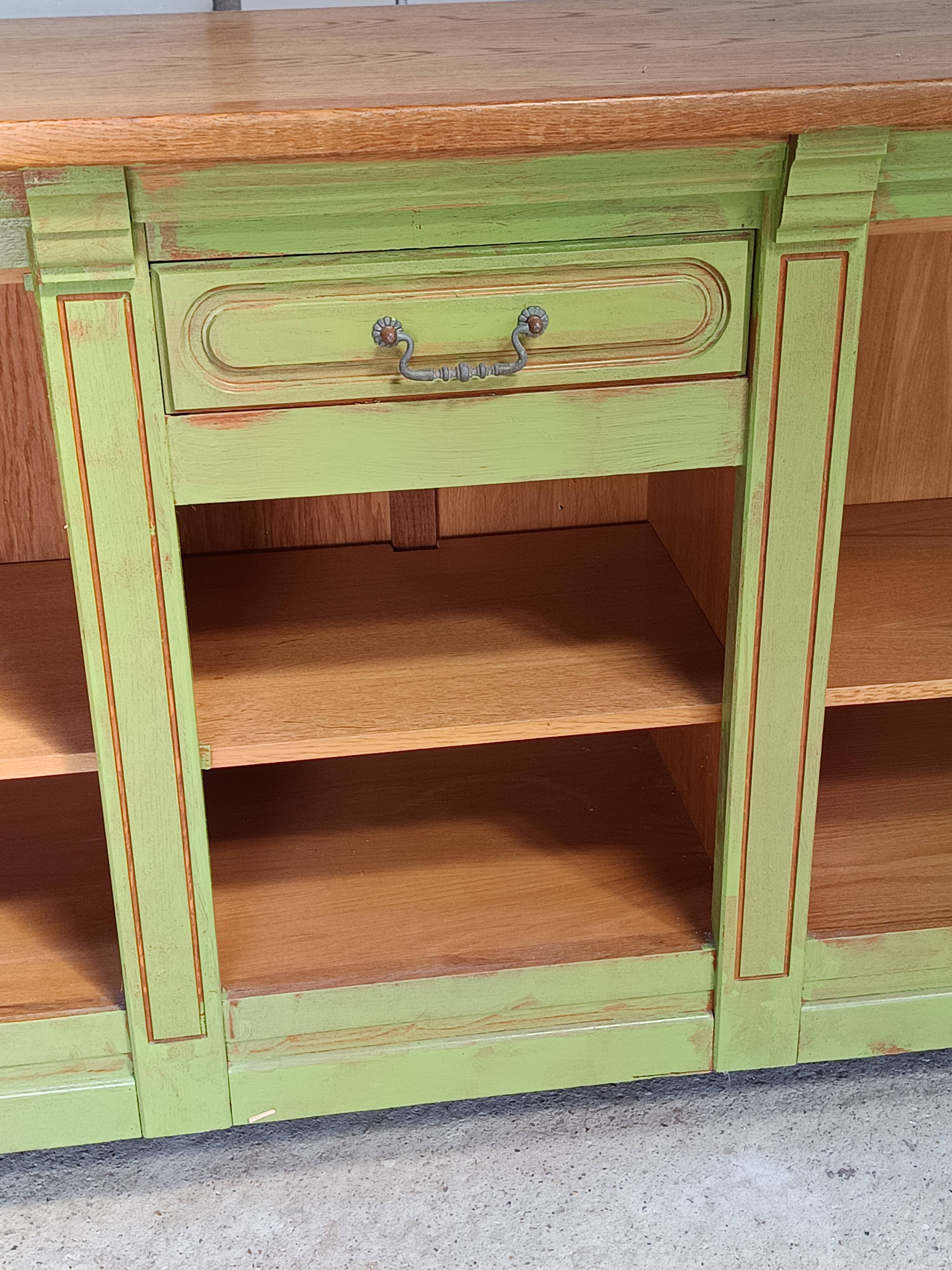 Ancien comptoir en bois