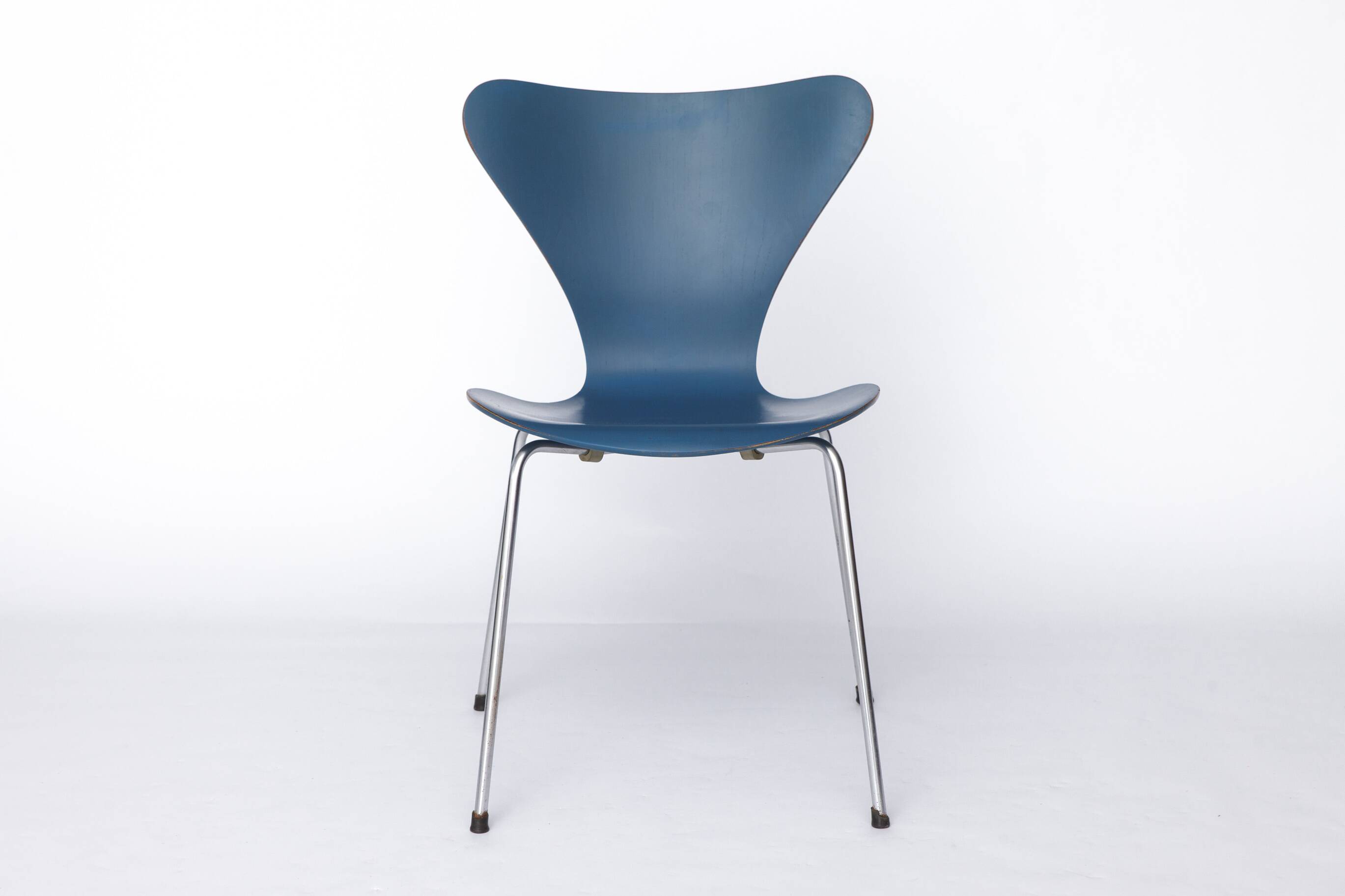 2 chaises Arne Jacobsen Série 7 – Modèle 3107 – Fritz Hansen Vintage années 1950