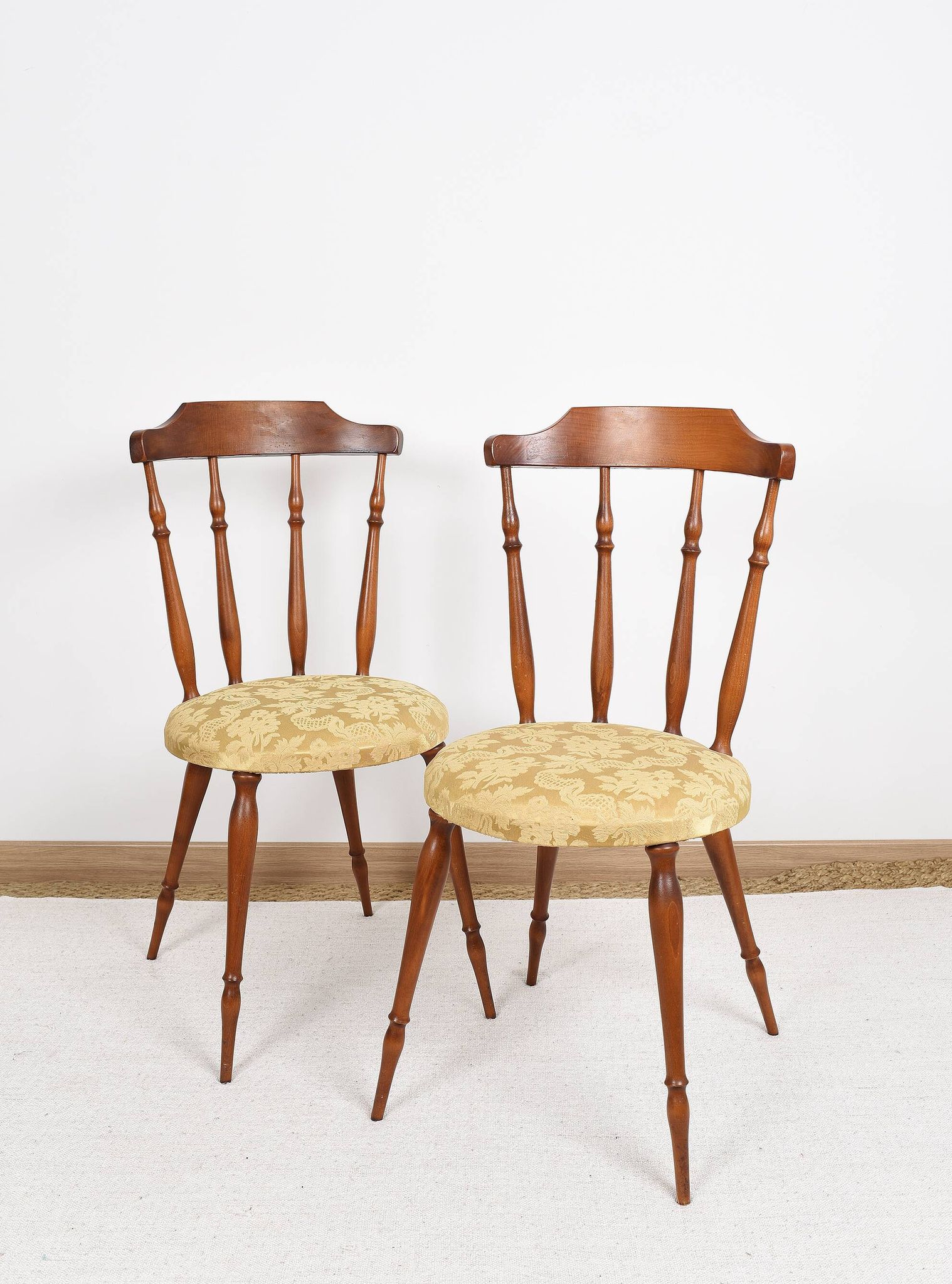 Pair of chairs in turned wood and fabric, vintage, dating from 1960.