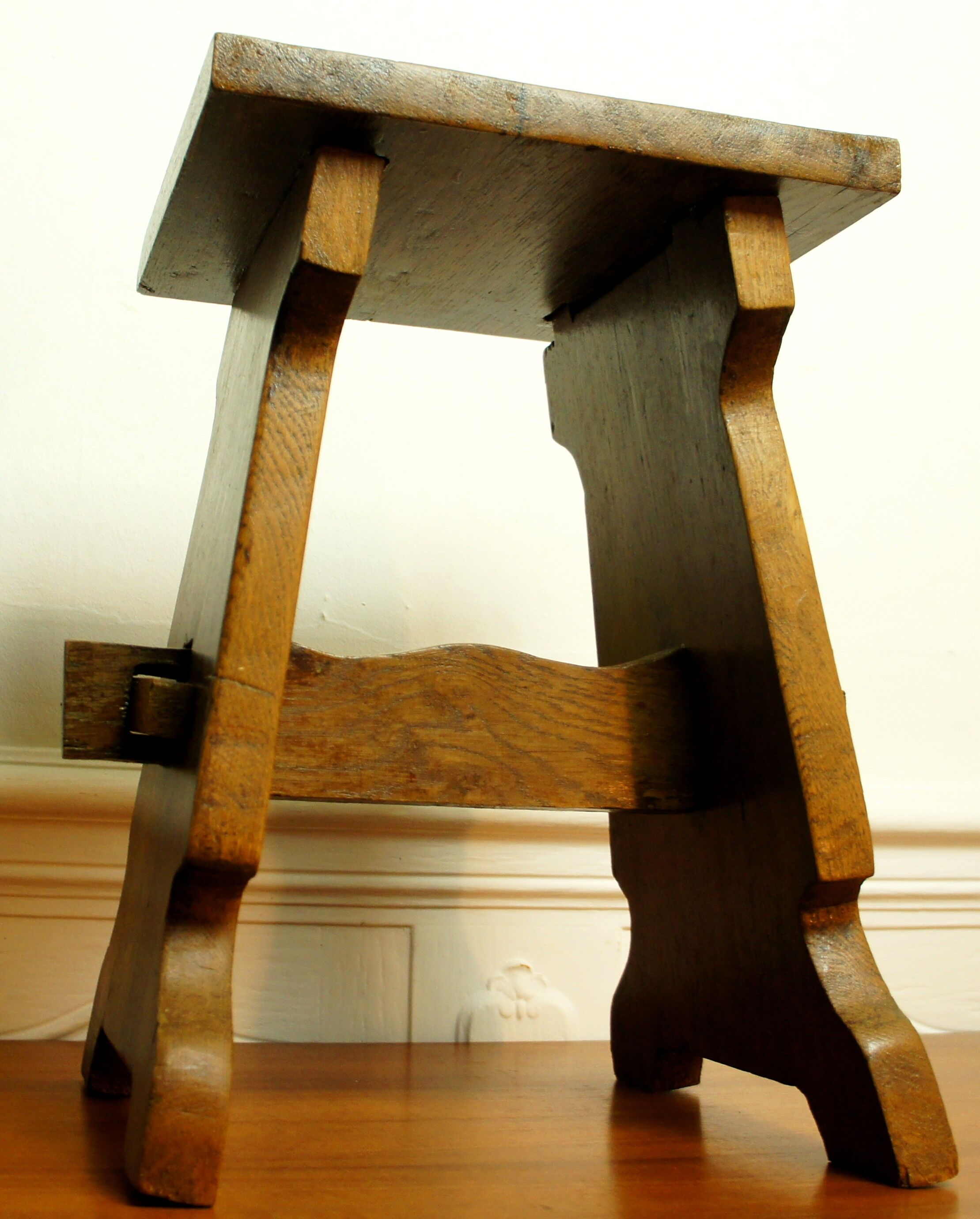 Sofa tip brutalist stool dlg Olavi Hanninen