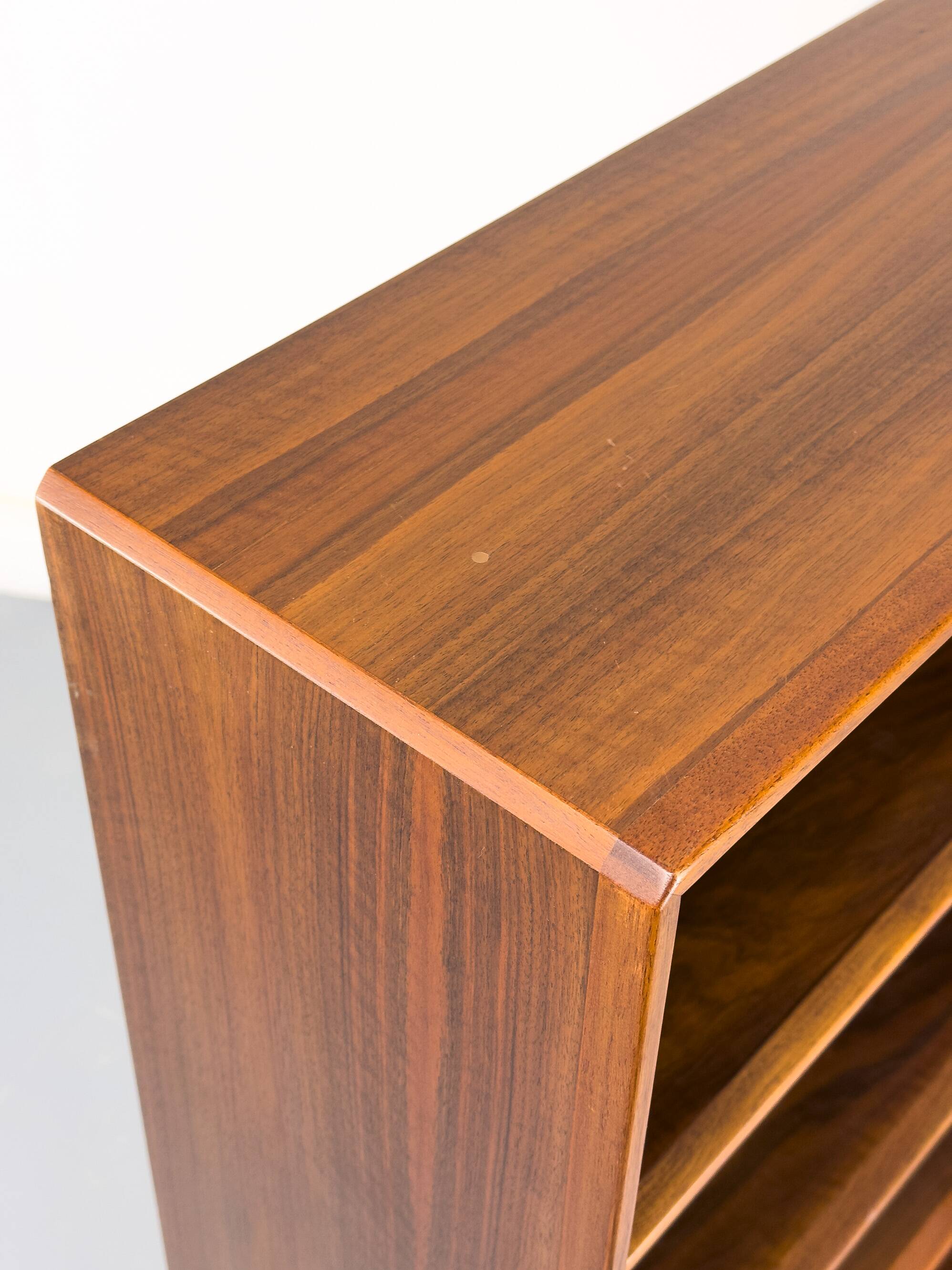 Grande Bibliothèque en Noyer par Bertil Fridhagen pour Bodafors, 1969