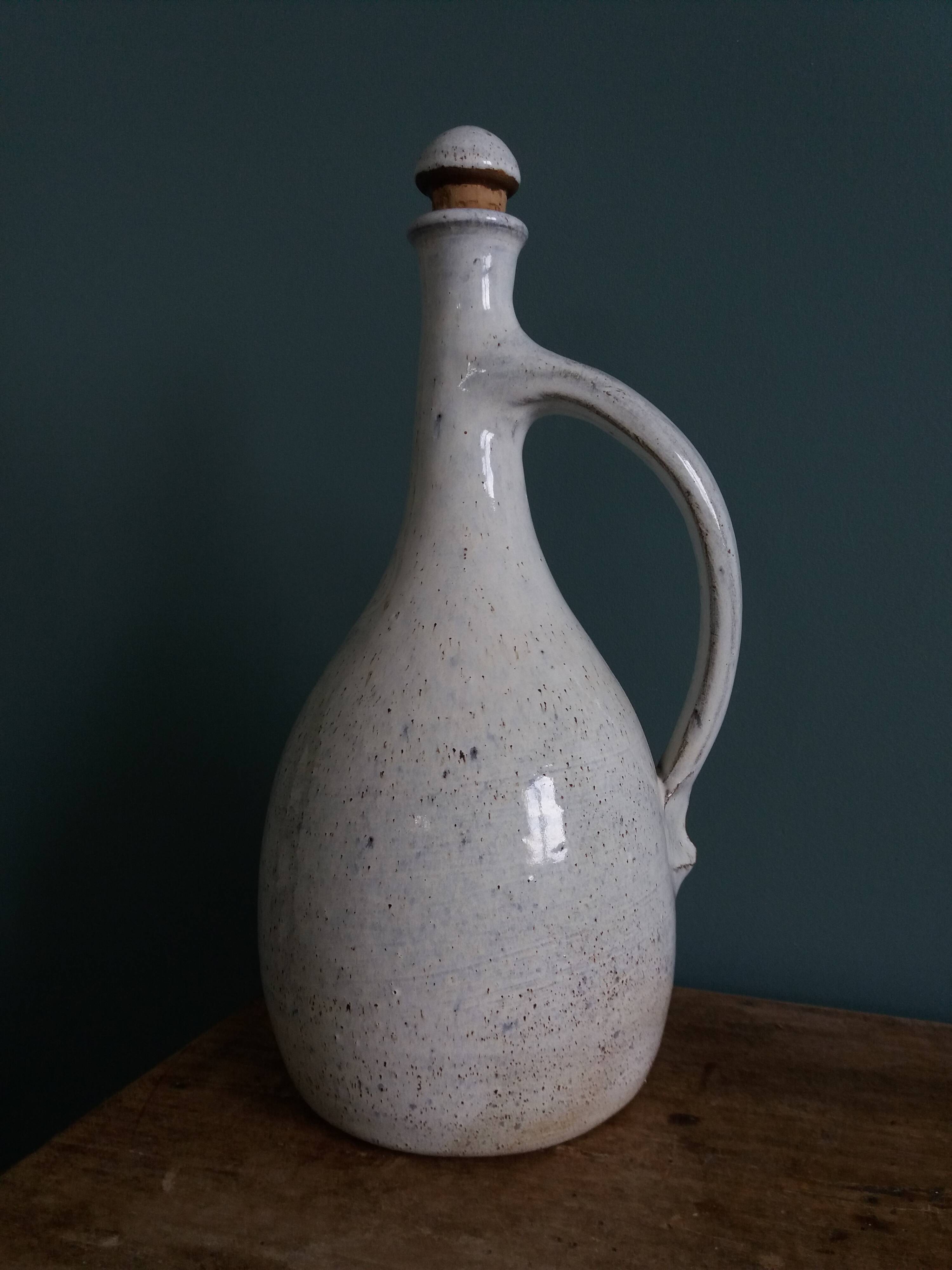 Pichet signé Colotte à Combret