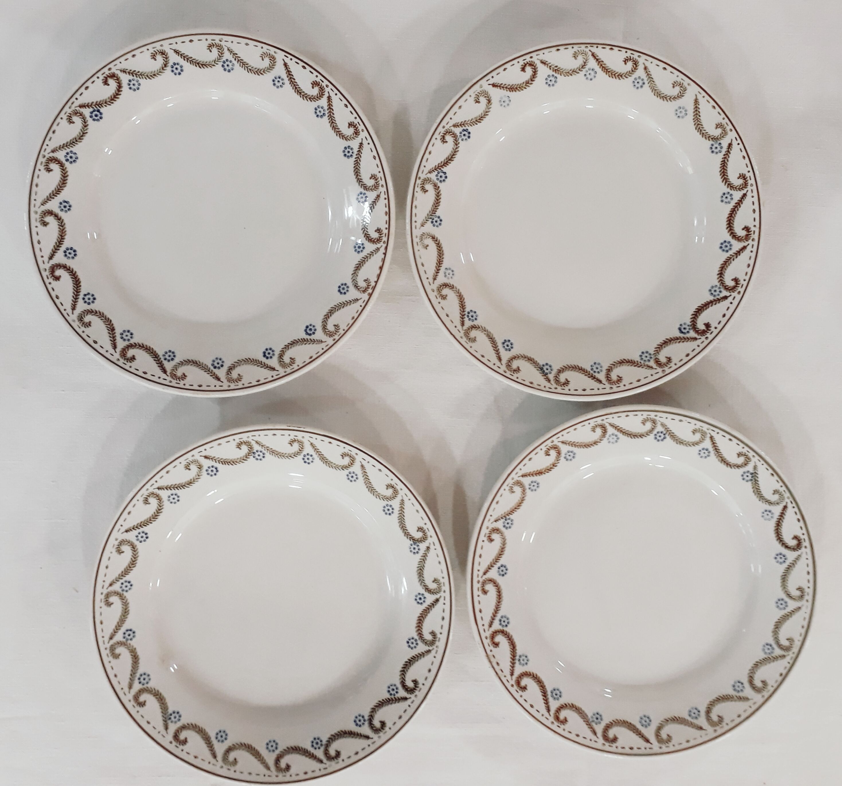 Lot of 8 Gien porcelain dessert plates