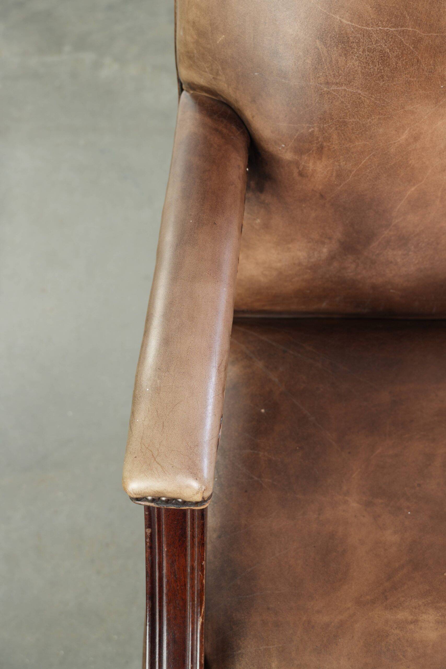 Chaise de bureau/chaise d'appoint Gainsborough en cuir de vache de style anglais du 20e siècle