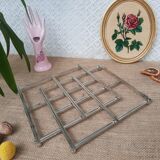 Stretchy silver metal flat bottom