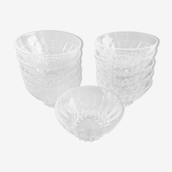 Set of 11 cups
