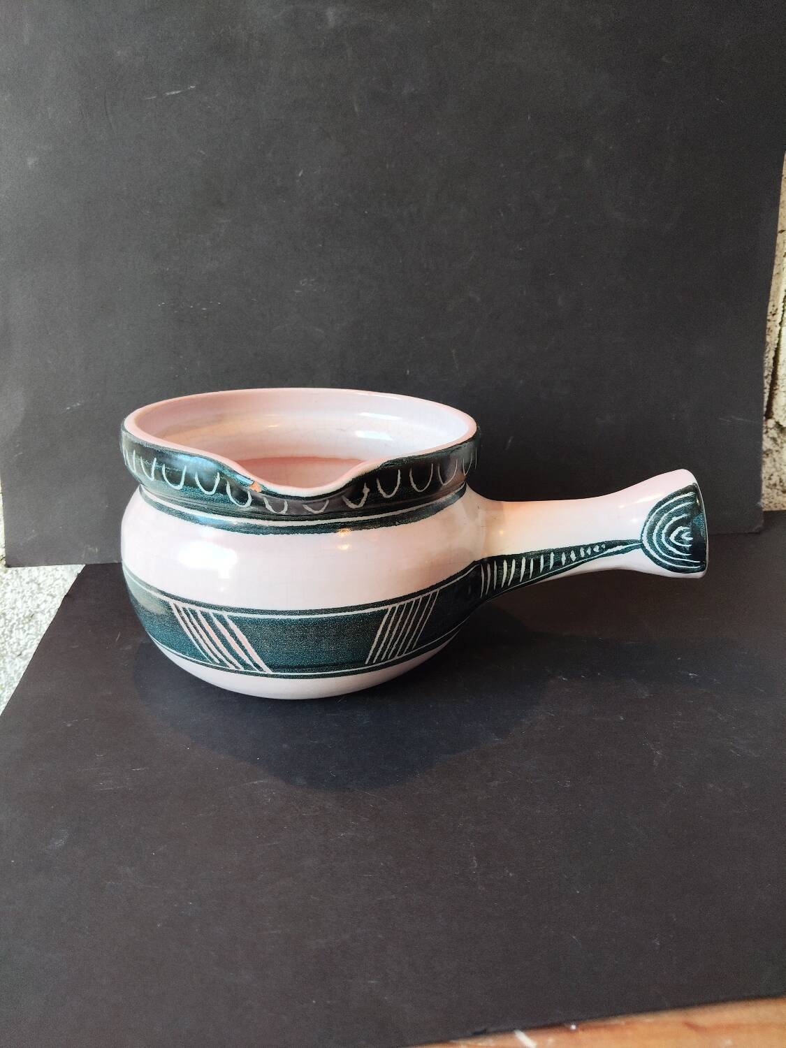 French artisanal ceramics – decorative pan in Capron style – year