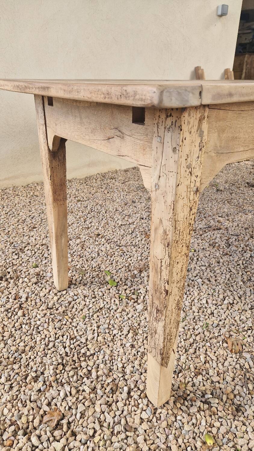 Farmhouse table