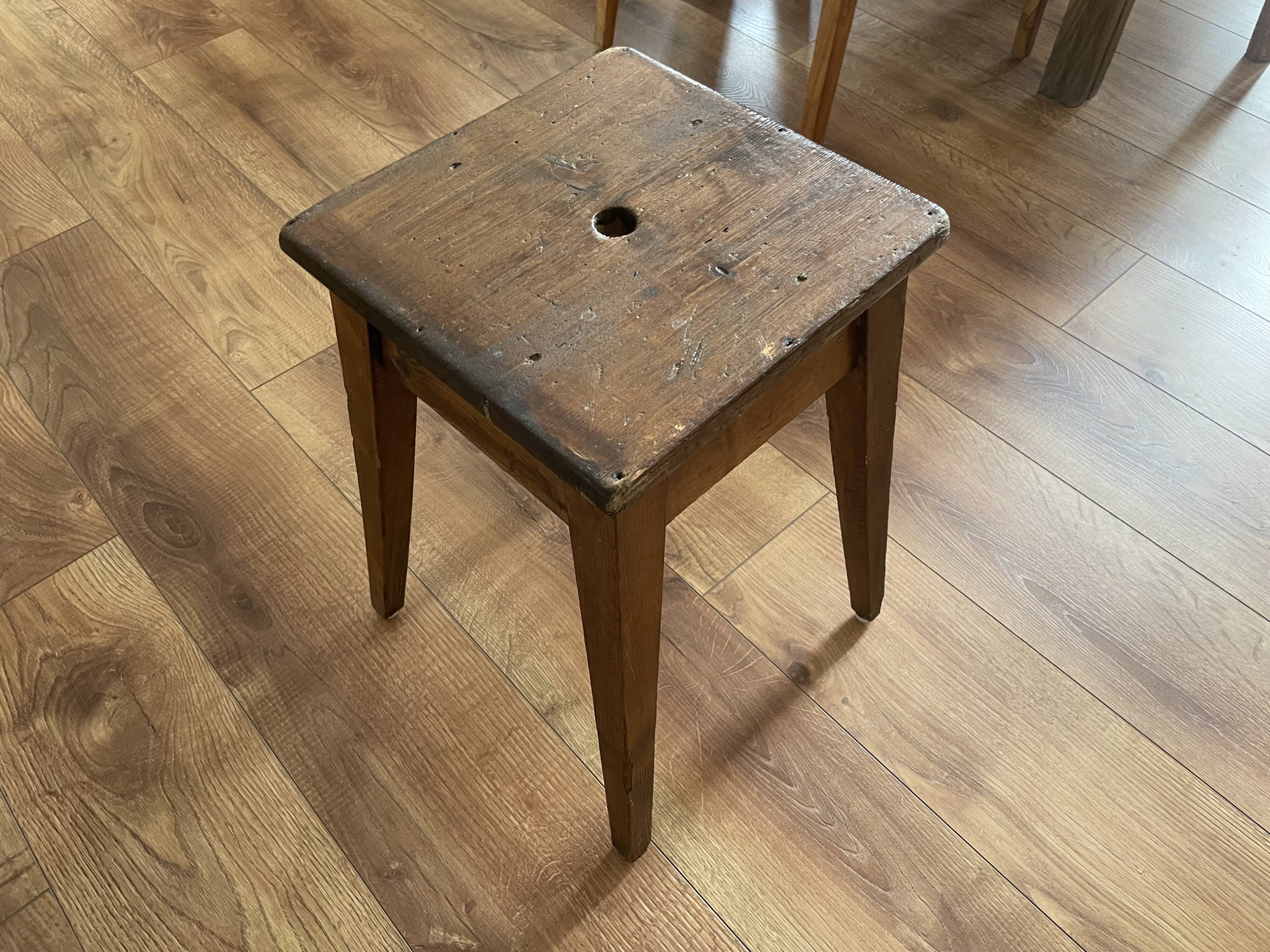 Tabouret ancien