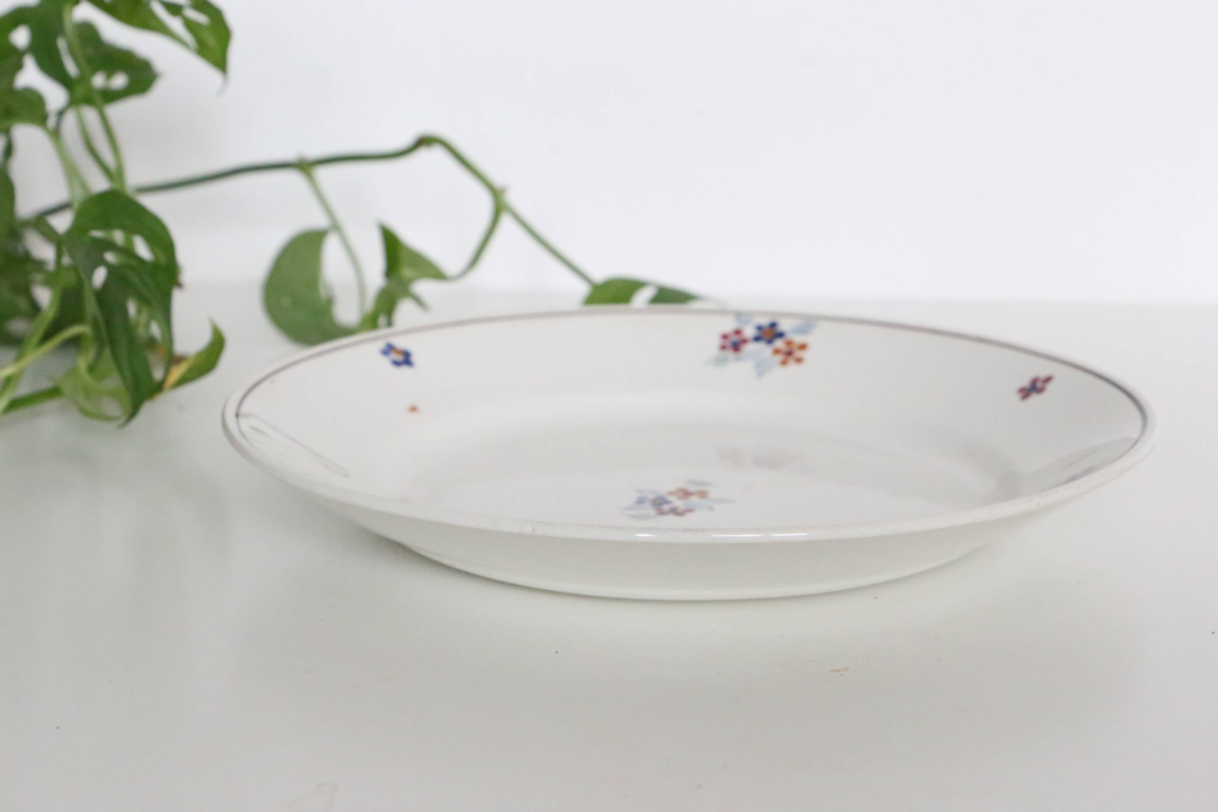 Round dish Saint Amand, 1940, French manufacture, vintage