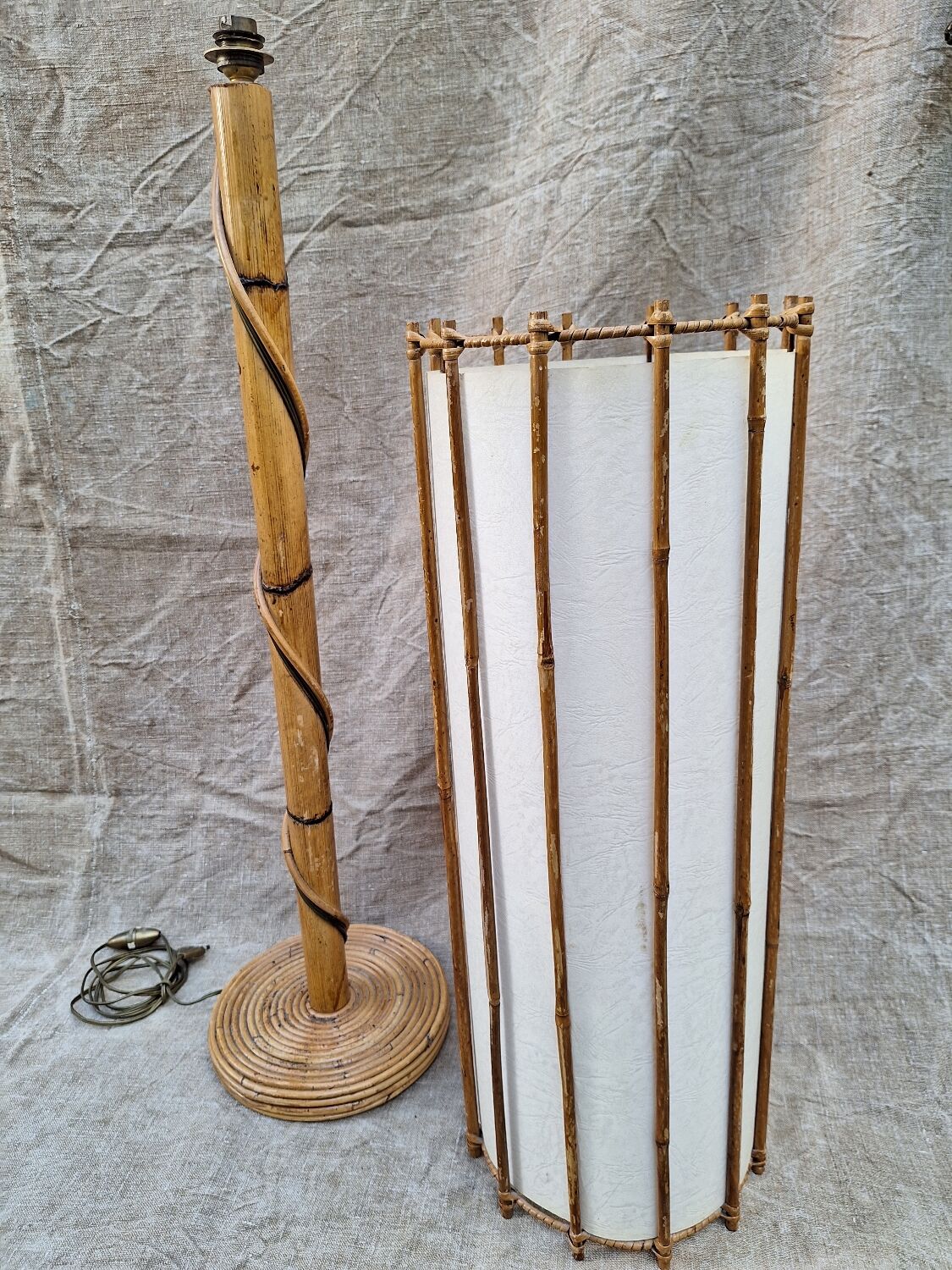 Lampadaire en rotin