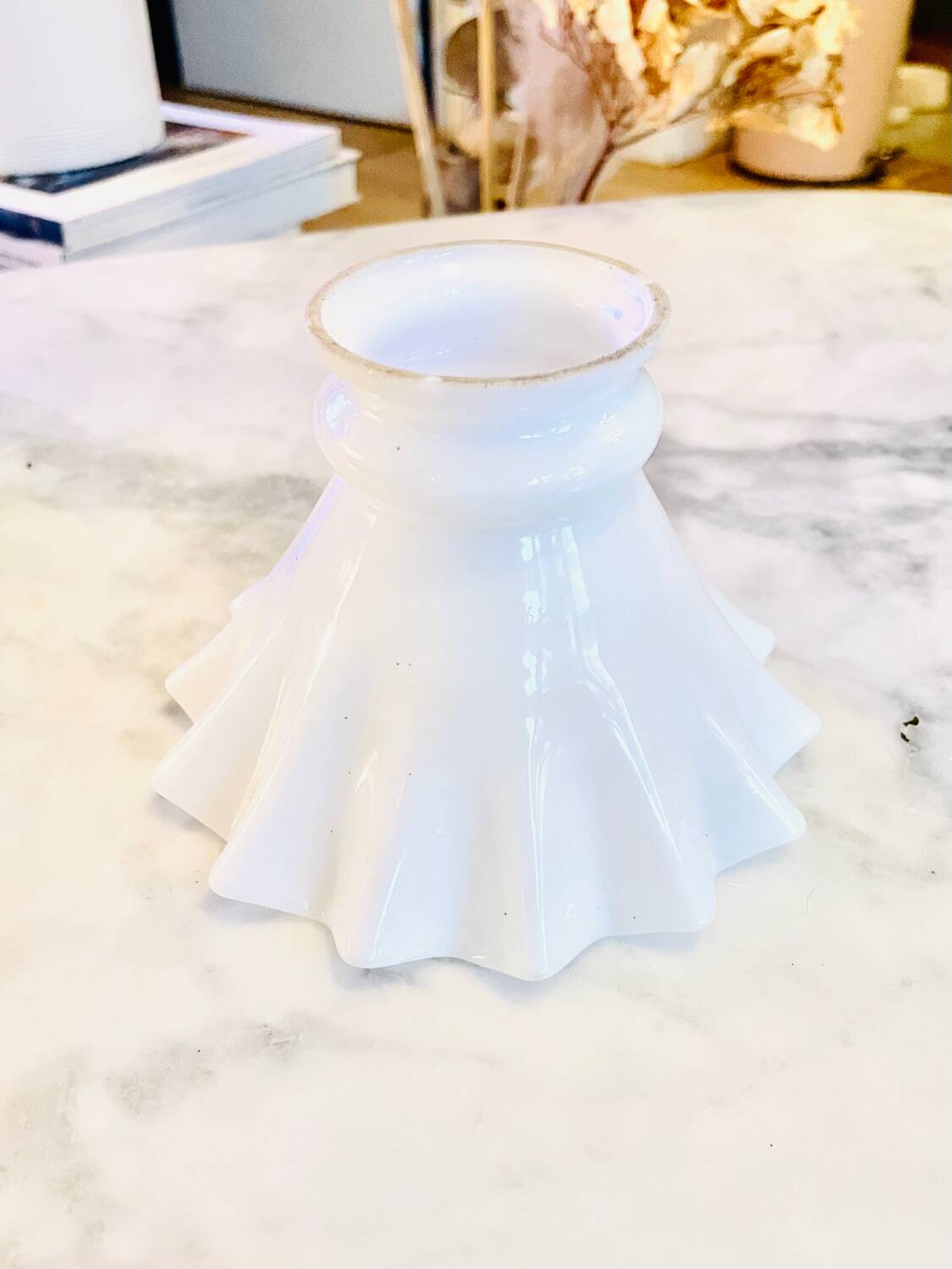 Globe tulips glass lampshade